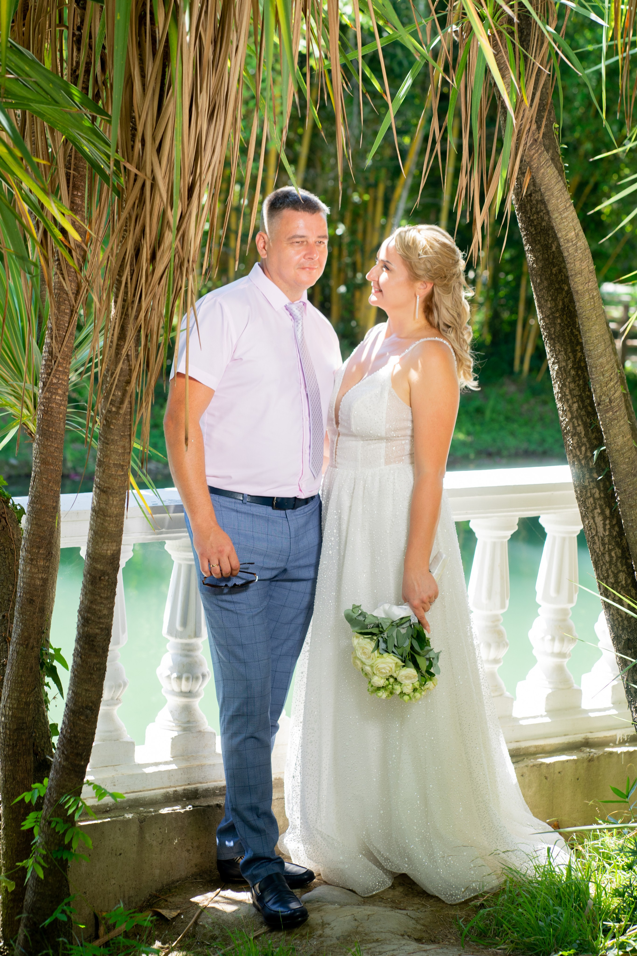 Свадебная серия в парке. Фотограф в Сочи Тиунова Маргарита и Тиунов Евгений