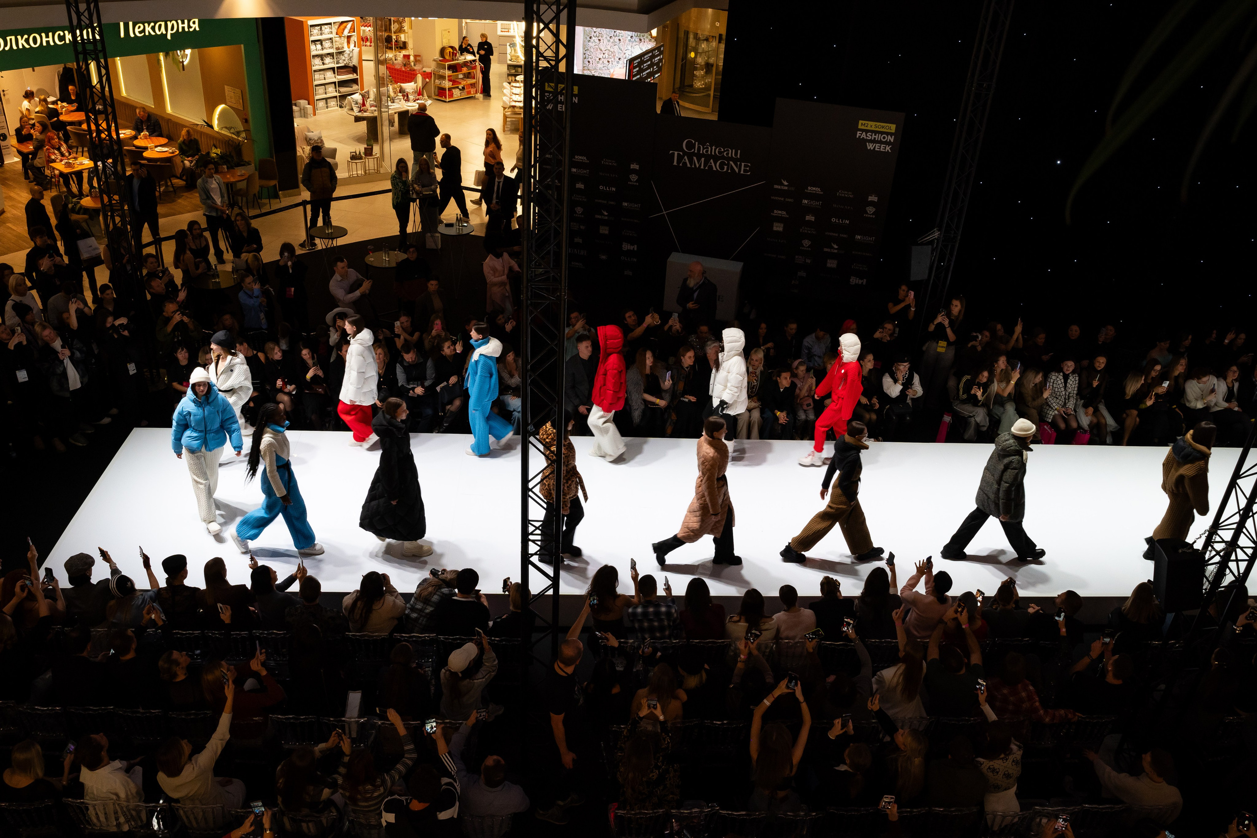Показ SOKOL FASHION WEEK 2024. Фотограф женского портрета и репортажной съёмки Алексеева Анна г. Москва