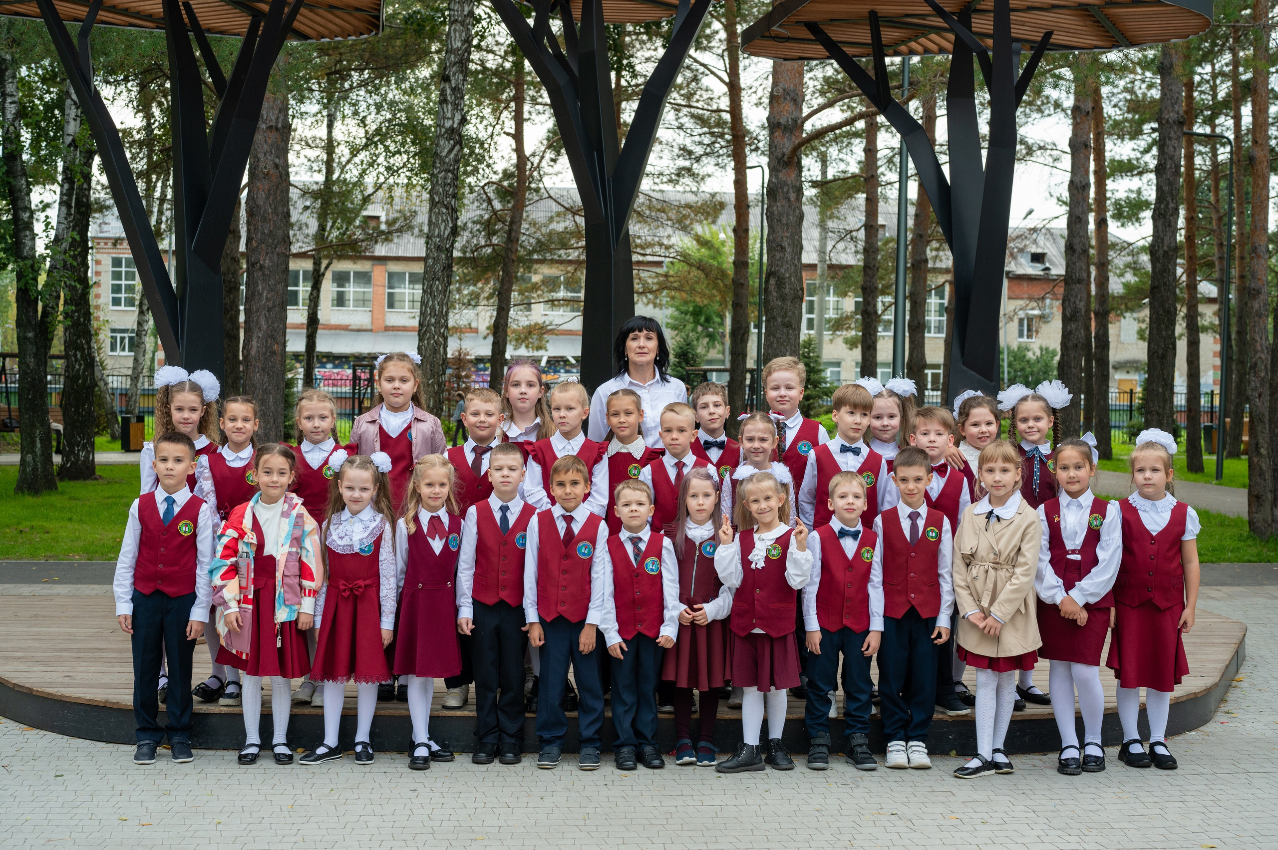 1 сентября 16 гимназия 2 класс (линейка + в классе+ на улице). Фотограф новорожденных, семейный детский в Тюмени Татьяна Морозова