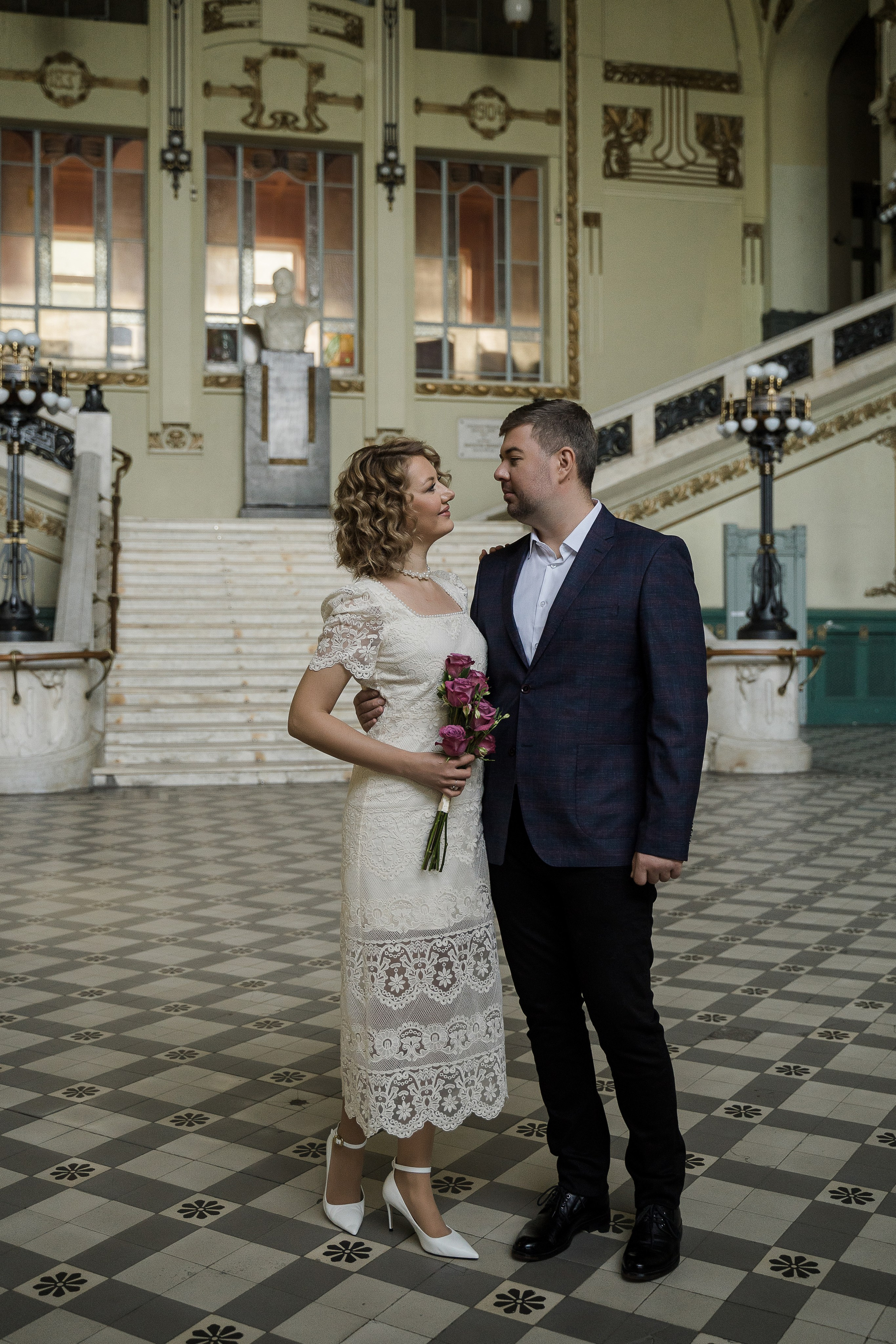 Свадебная фотосессия на Витебском вокзале. Свадебный и семейный фотограф в Пушкине и Санкт-Петербурге Мария Филиппова