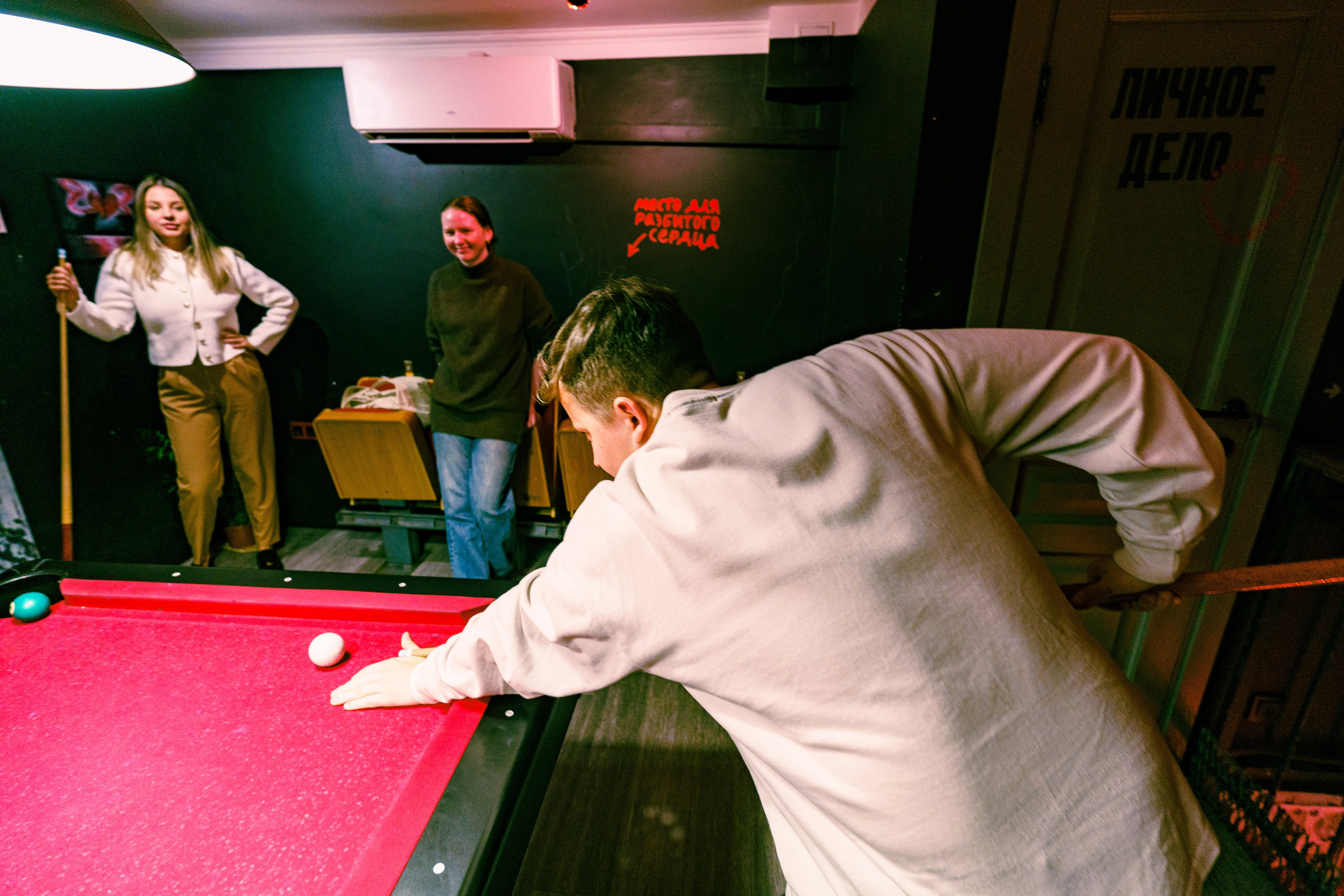 Из Сибири с любовью. Бар разбитых сердец. Концертный и репортажный фотограф в Санкт-Петербурге Слава Пахомов