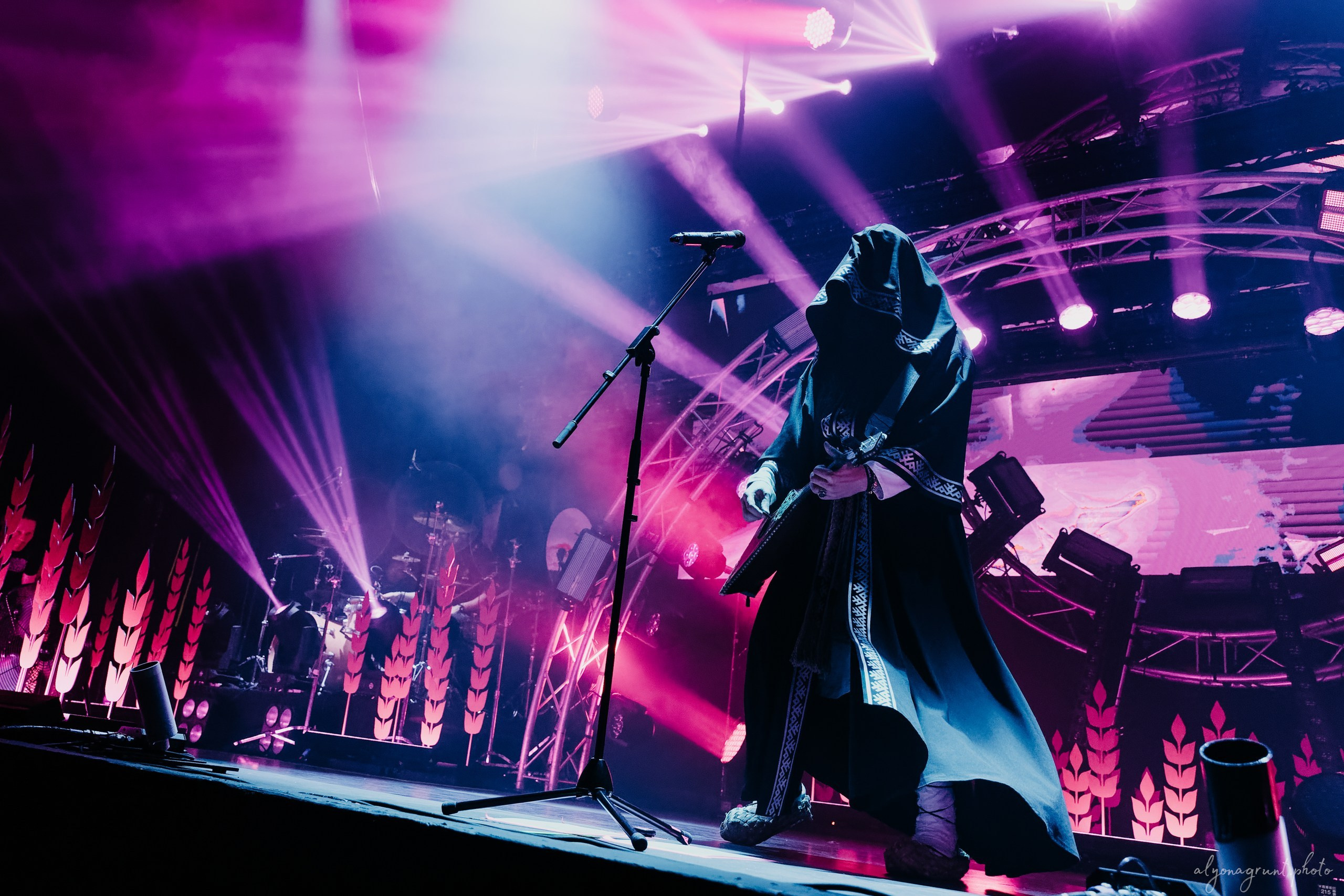 Концерт группы Нейромонах Феофан, фоторепортаж СПб, BASE SPB, 11.04.2025. Алена Адрианова: фотограф в Санкт-Петербурге