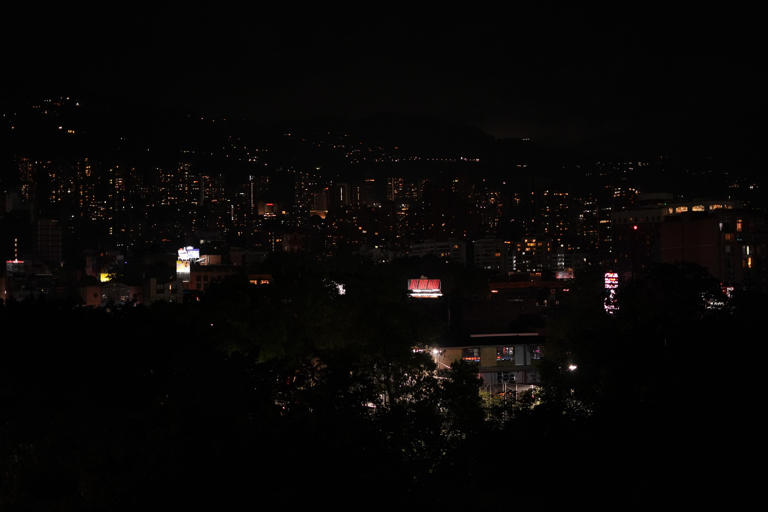 Olivia and Zack / 1 wedding day. Wedding Photographer in Barcelona and Medellin