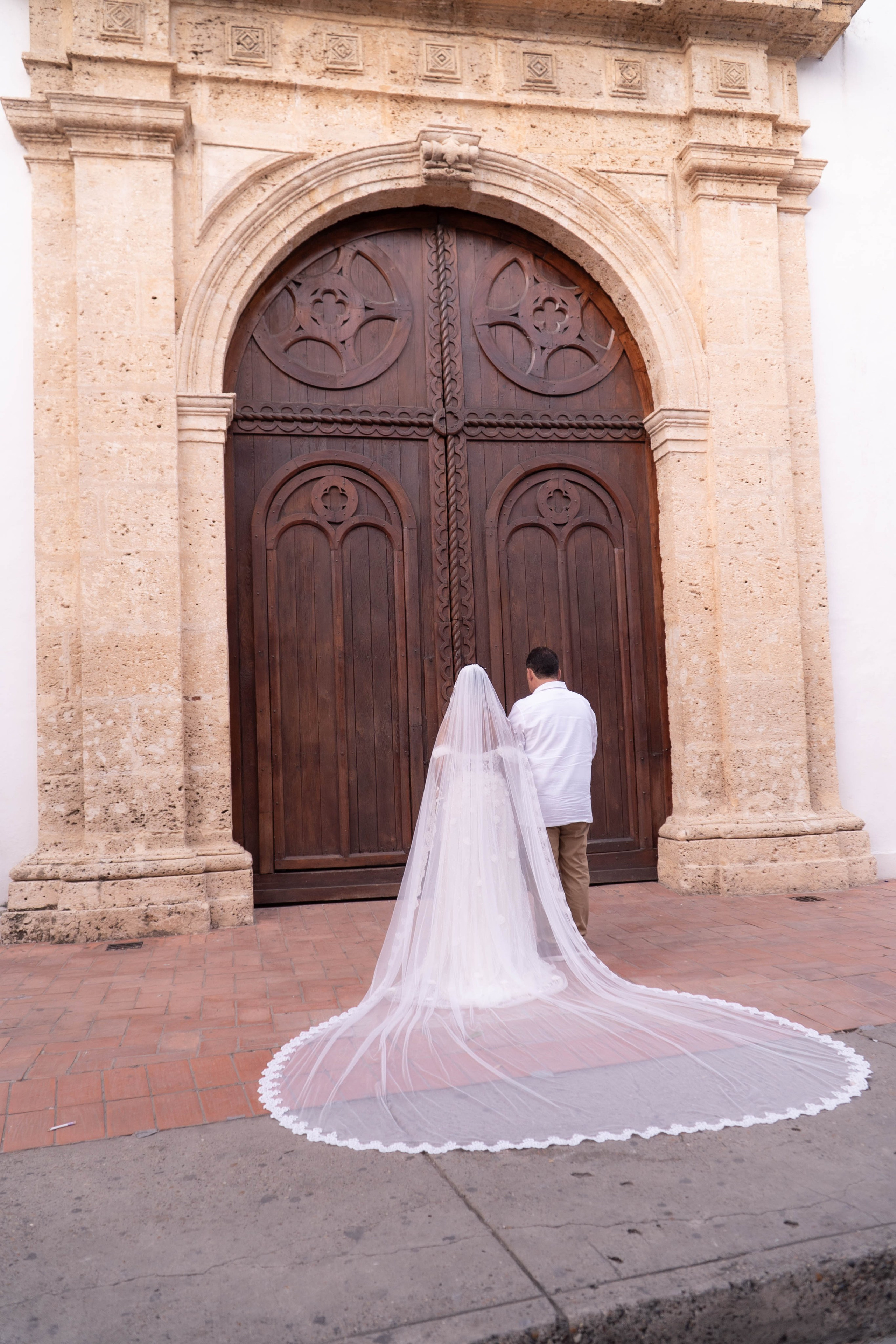 Catalina and Romain. Wedding Photographer in Barcelona and Medellin