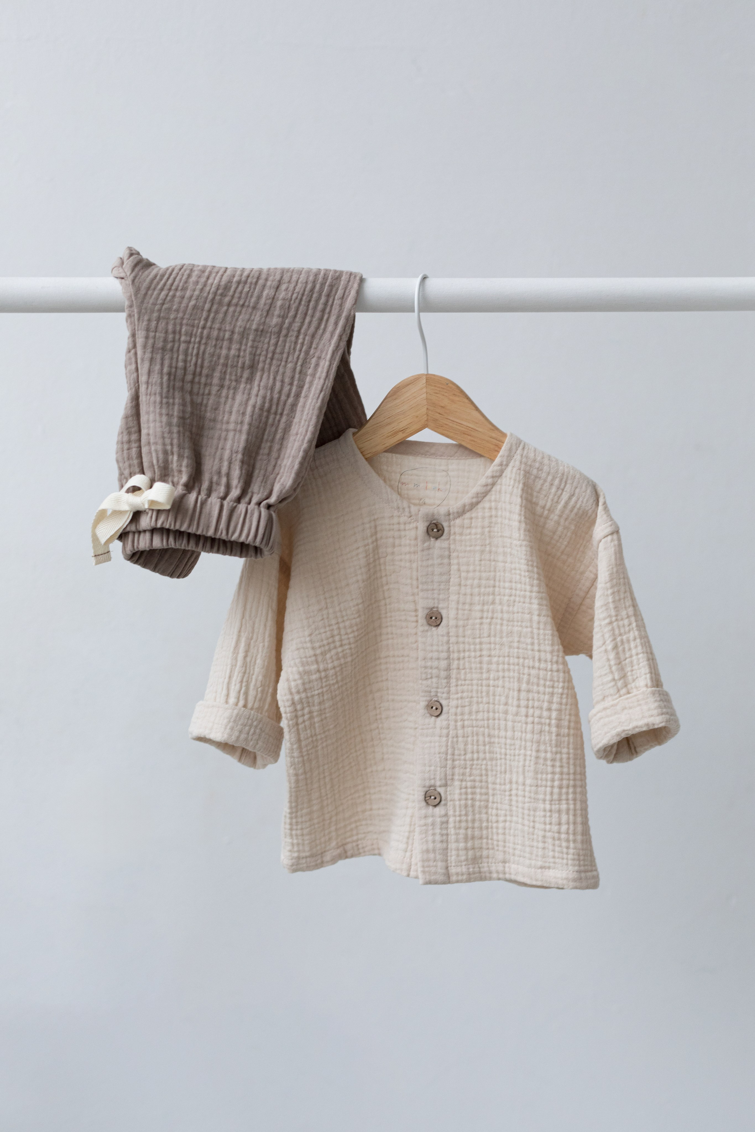 Съемка детской одежды бренда mamalanka для Ozon и соц сетей. Детский и контент фотограф Надя Волкова Санкт-Петербург