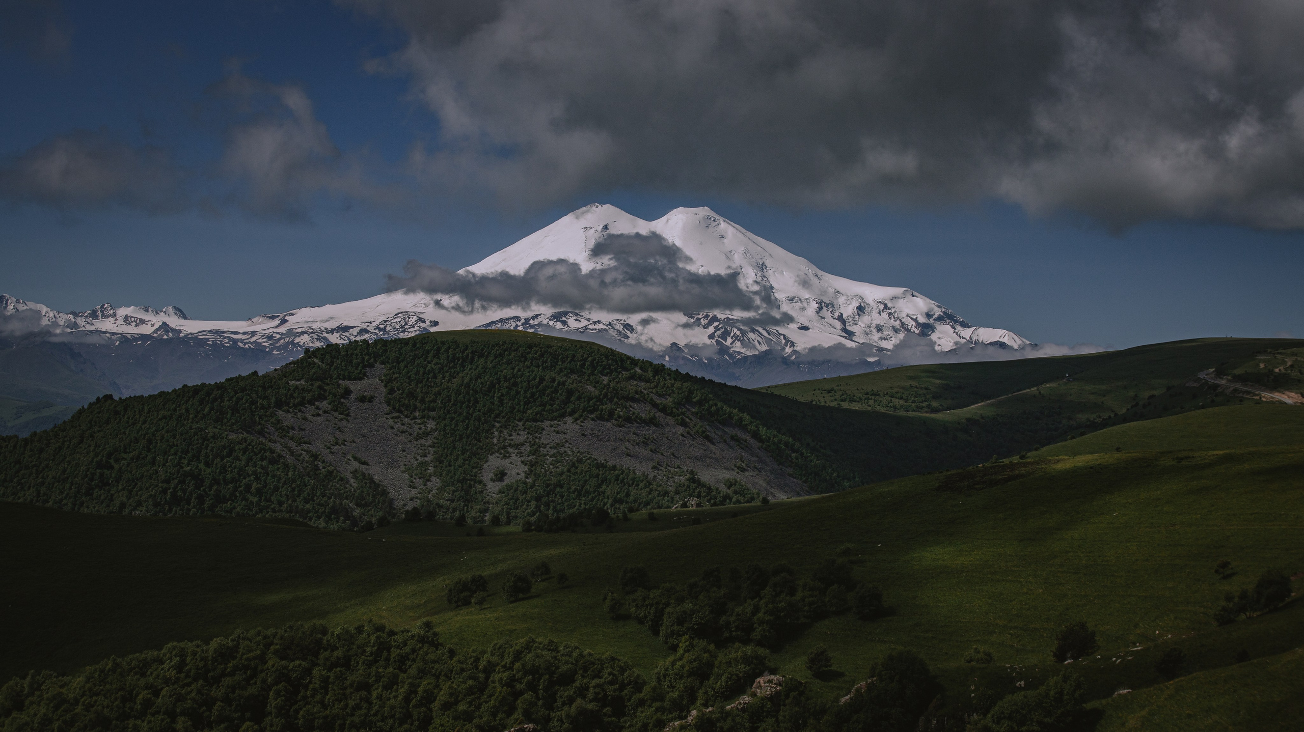 Карачаево-Черкесская Республика. Фотограф. Пейзажи, макро, портреты. Город Енакиево, без границ в съёмке