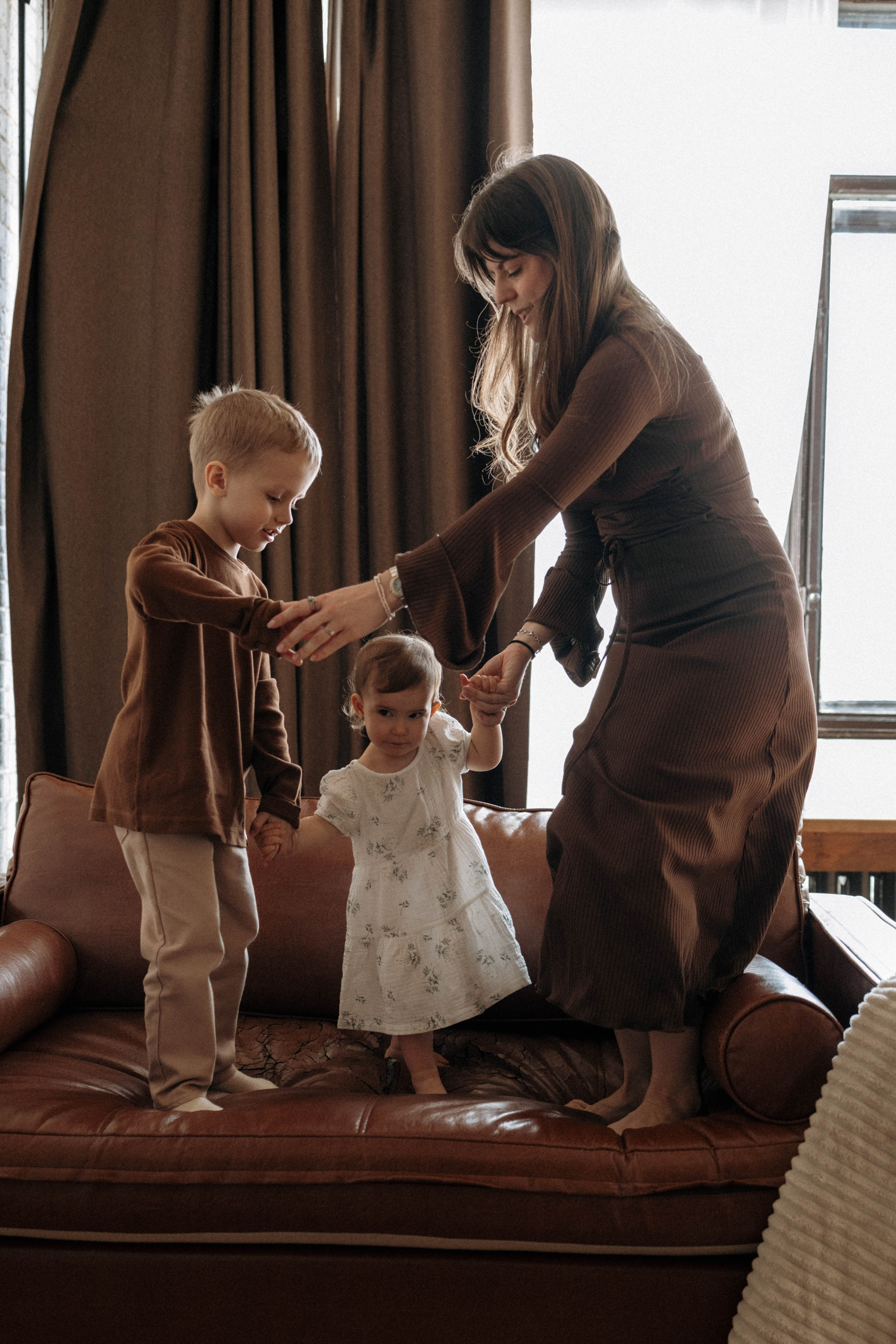 Студийная съемка большой семьи. Семейный и детский фотограф в Москве Маргарита Сереброва