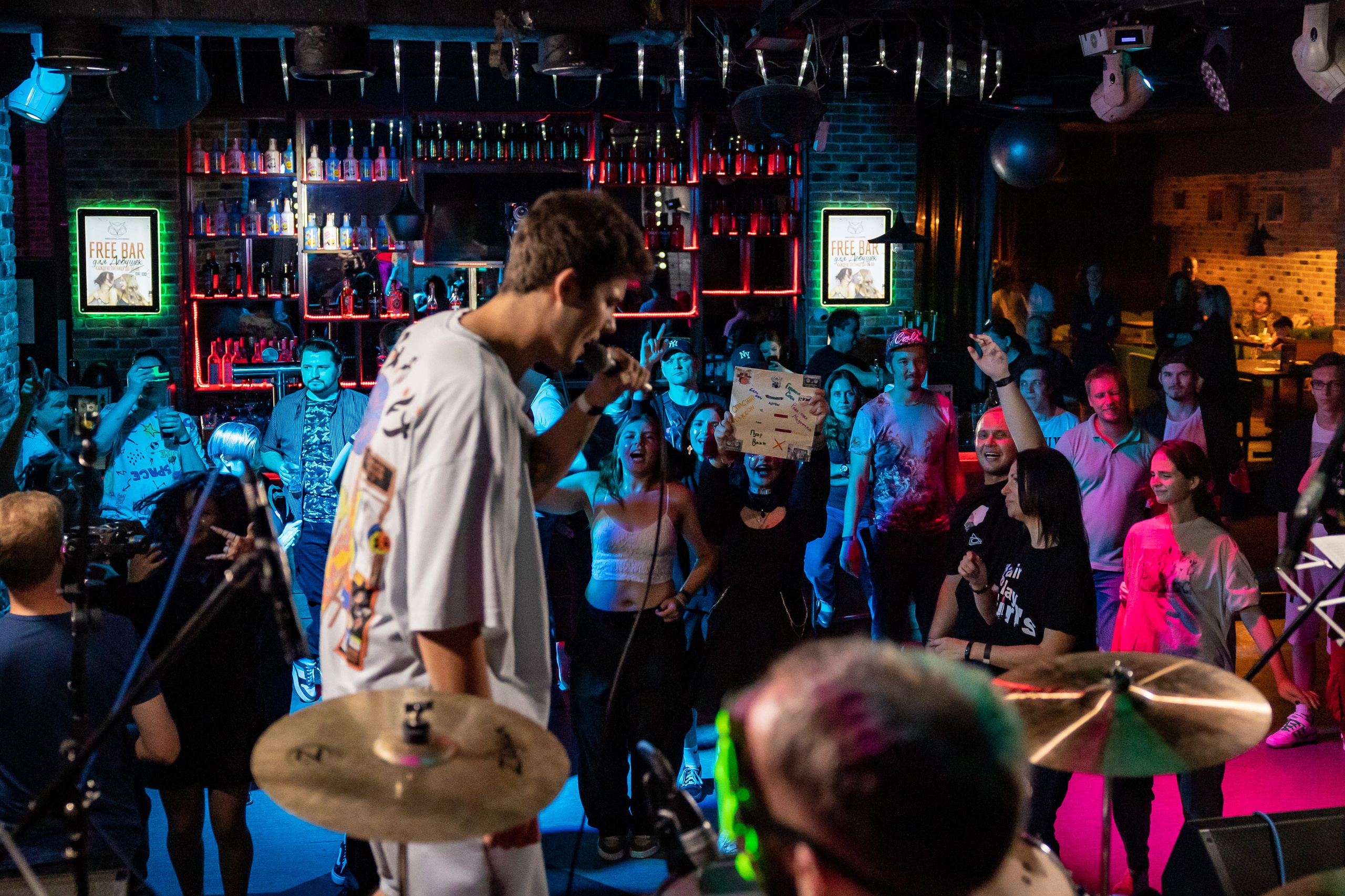 Концерт «Не Школа Барабанов» в Клубе «SOVA». Фотограф Владимир Охрименко