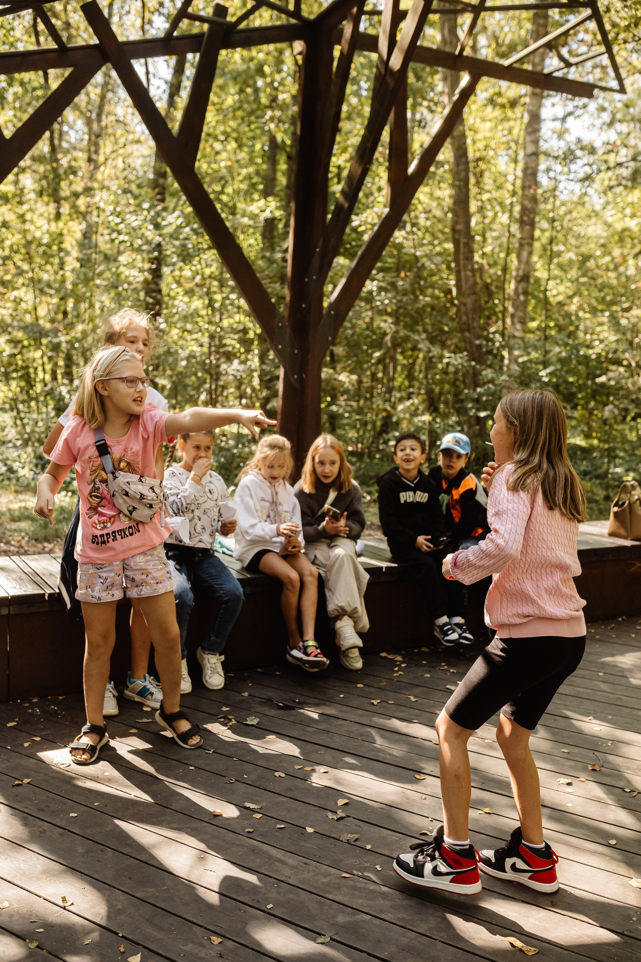 Репортаж школьной прогулки в парке. Семейный и женский фотограф в Москве Надежда Воробьева