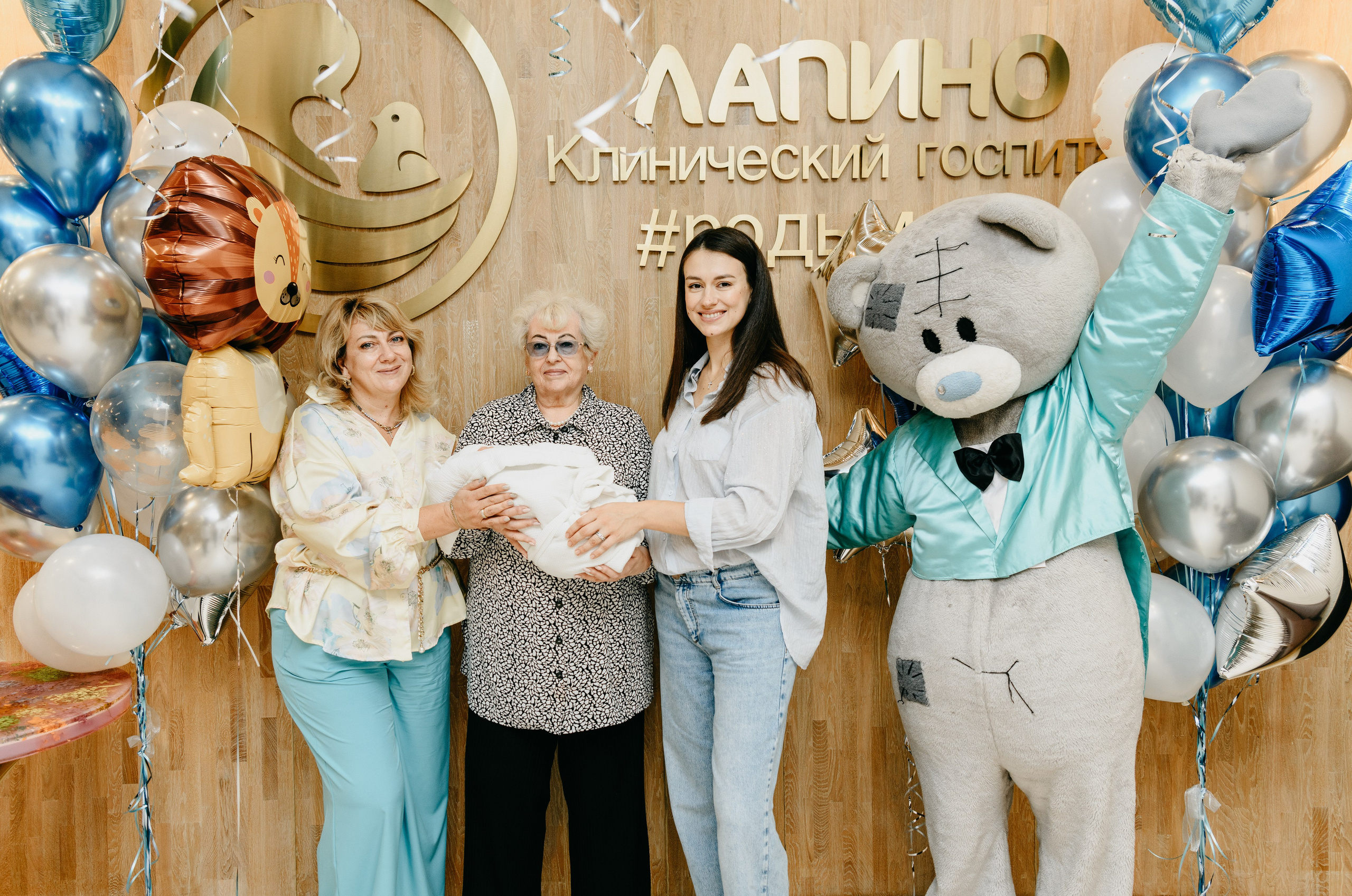 Выписка Льва. Лапино. Фотограф на выписку из роддома в Москве и МО