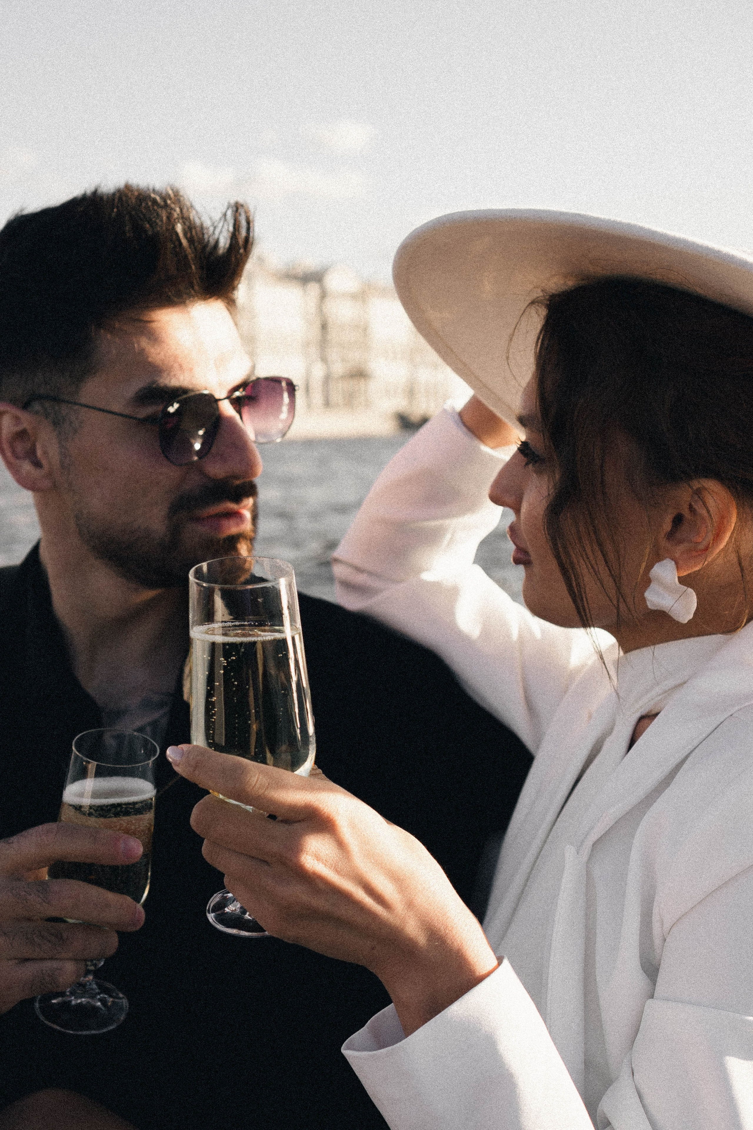 СВАДЕНБНАЯ СЬЕМКА НА КАТЕРЕ ПО КАНАЛАМ САНКТ-ПЕТЕРБУРГА И В АКВАТОРИИ НЕВЫ. Профессиональный фотограф, Санкт-Петербург — Виктория Богомолова