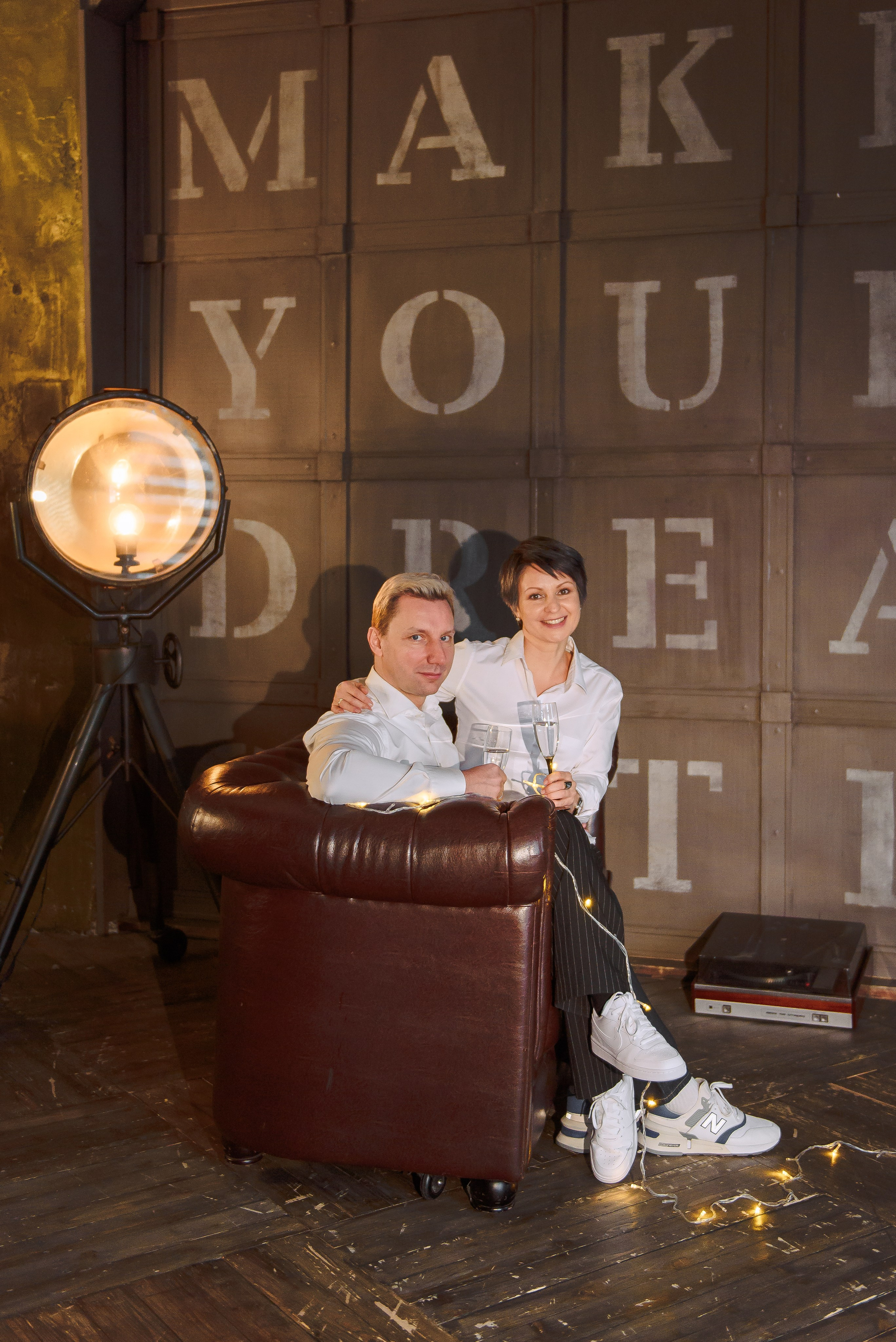 Семейная фотосессия в Wood-studio. Свадебный и семейный фотограф в Москве Юлия Винник