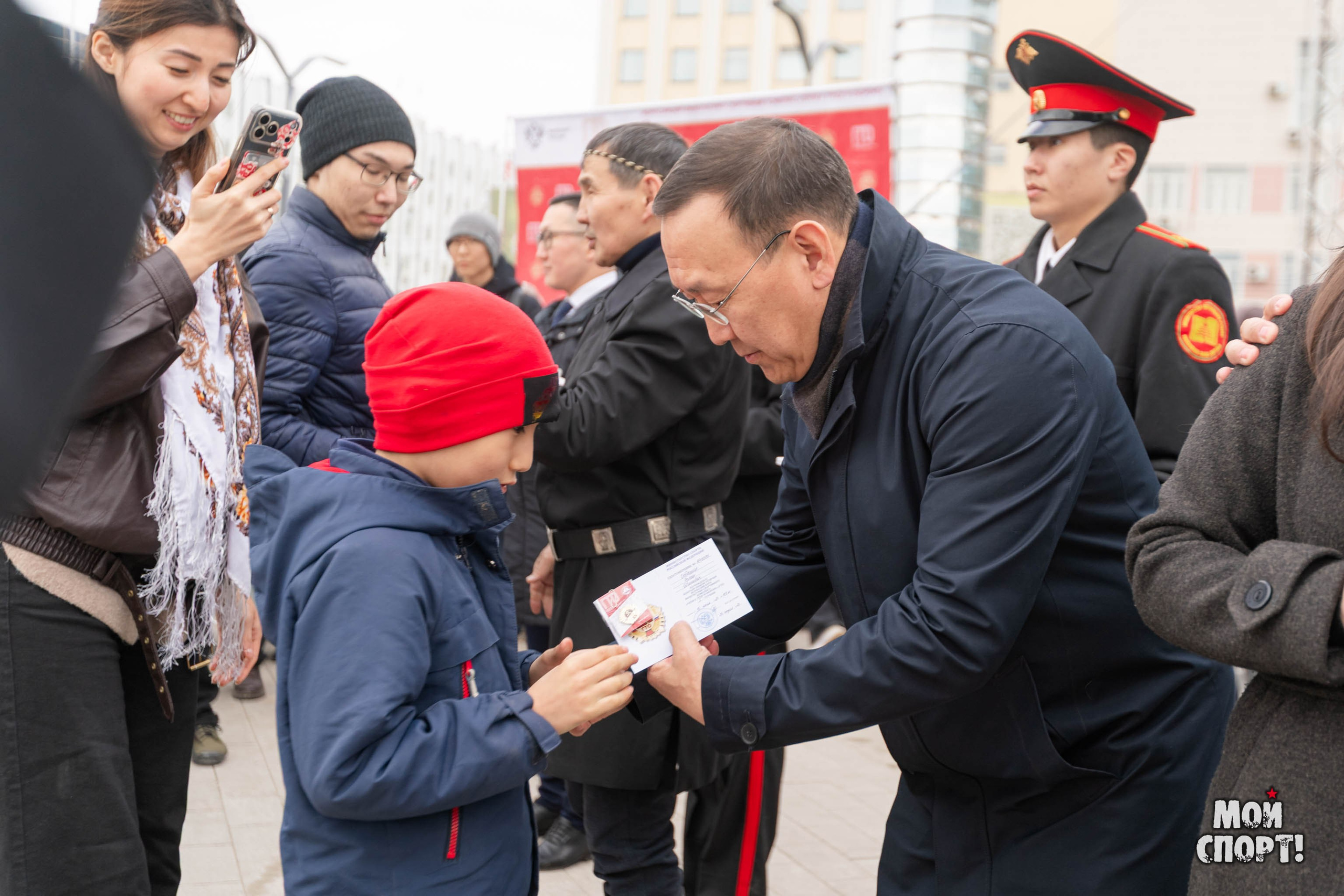Торжественная церемония вручения знаков отличия ВФСК «ГТО» в День Республики Саха (Якутия). Студия «Мой Спорт!» — все о спорте в Якутии