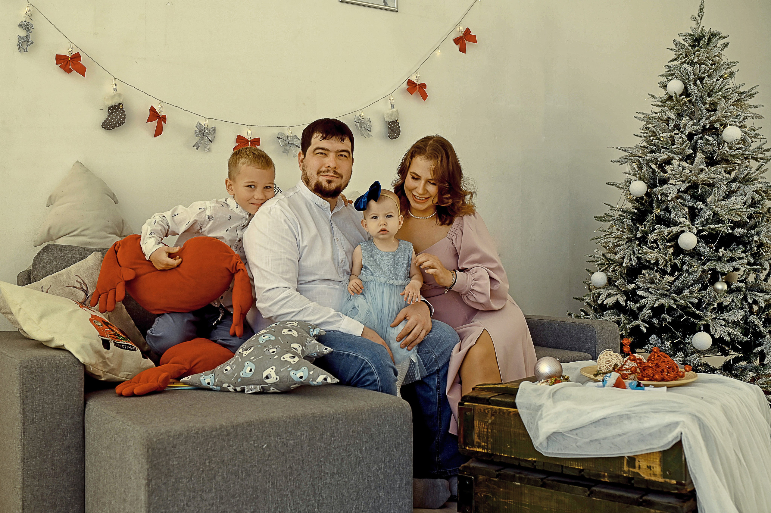 Екатерина, Алексей, Мишаня и Юлечка. Фотографы крещения/венчания  Красноярск Татьяна и Вячеслав Переваловы