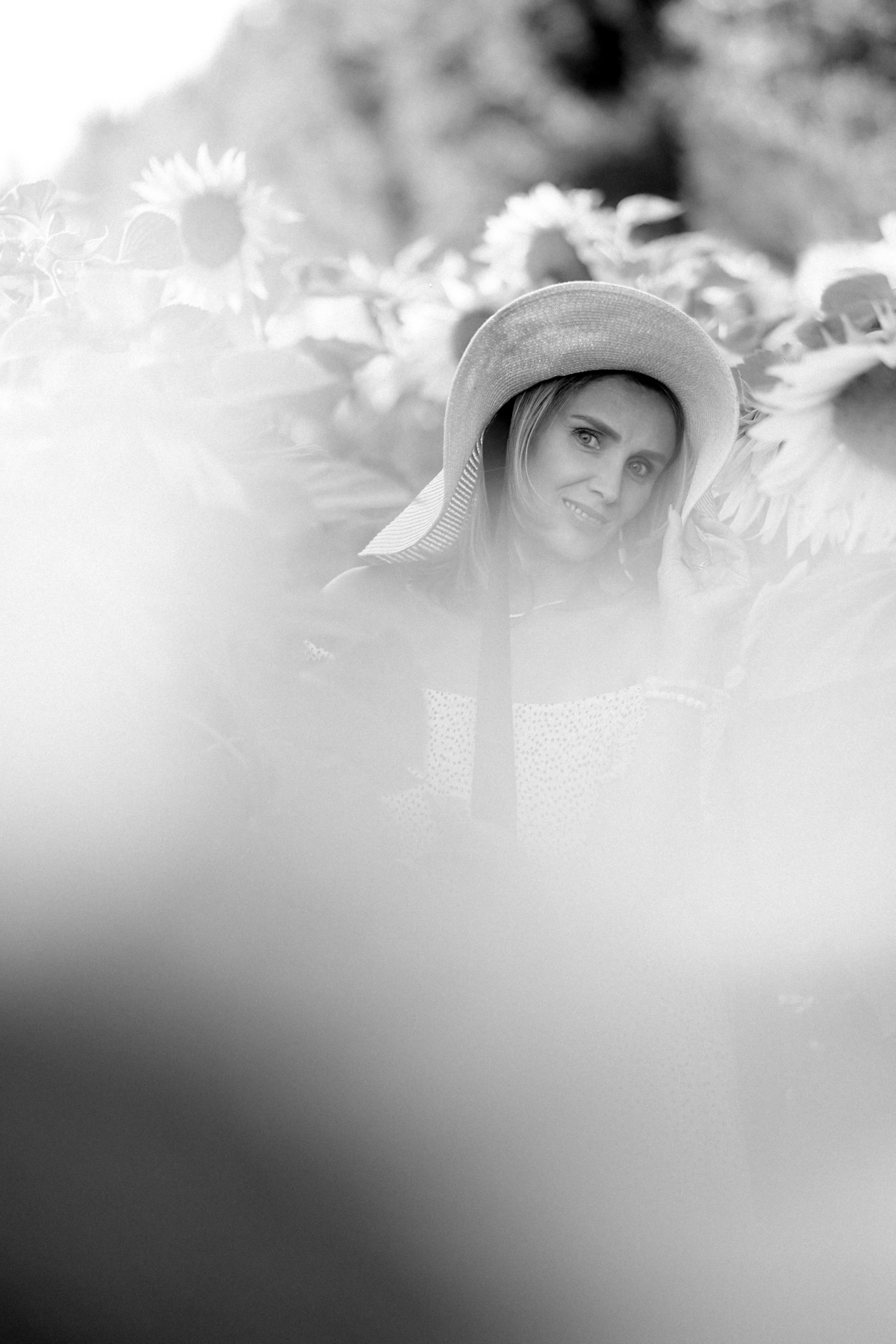 В подсолнухах