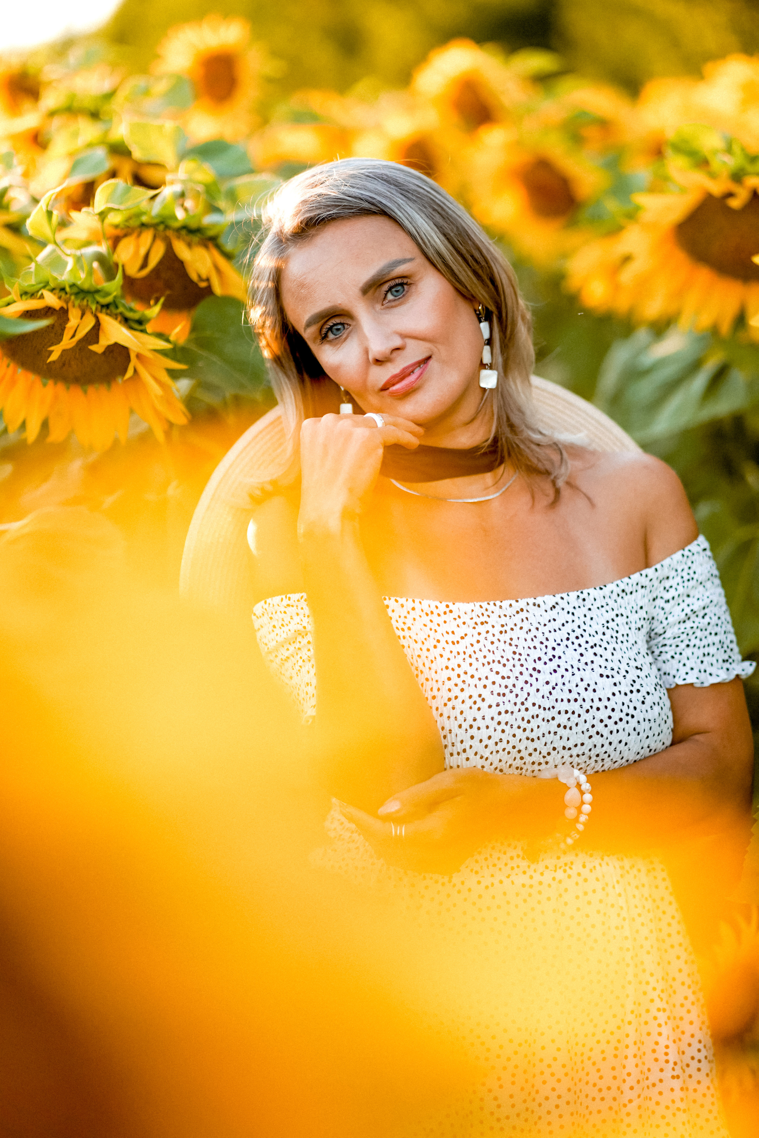 В подсолнухах