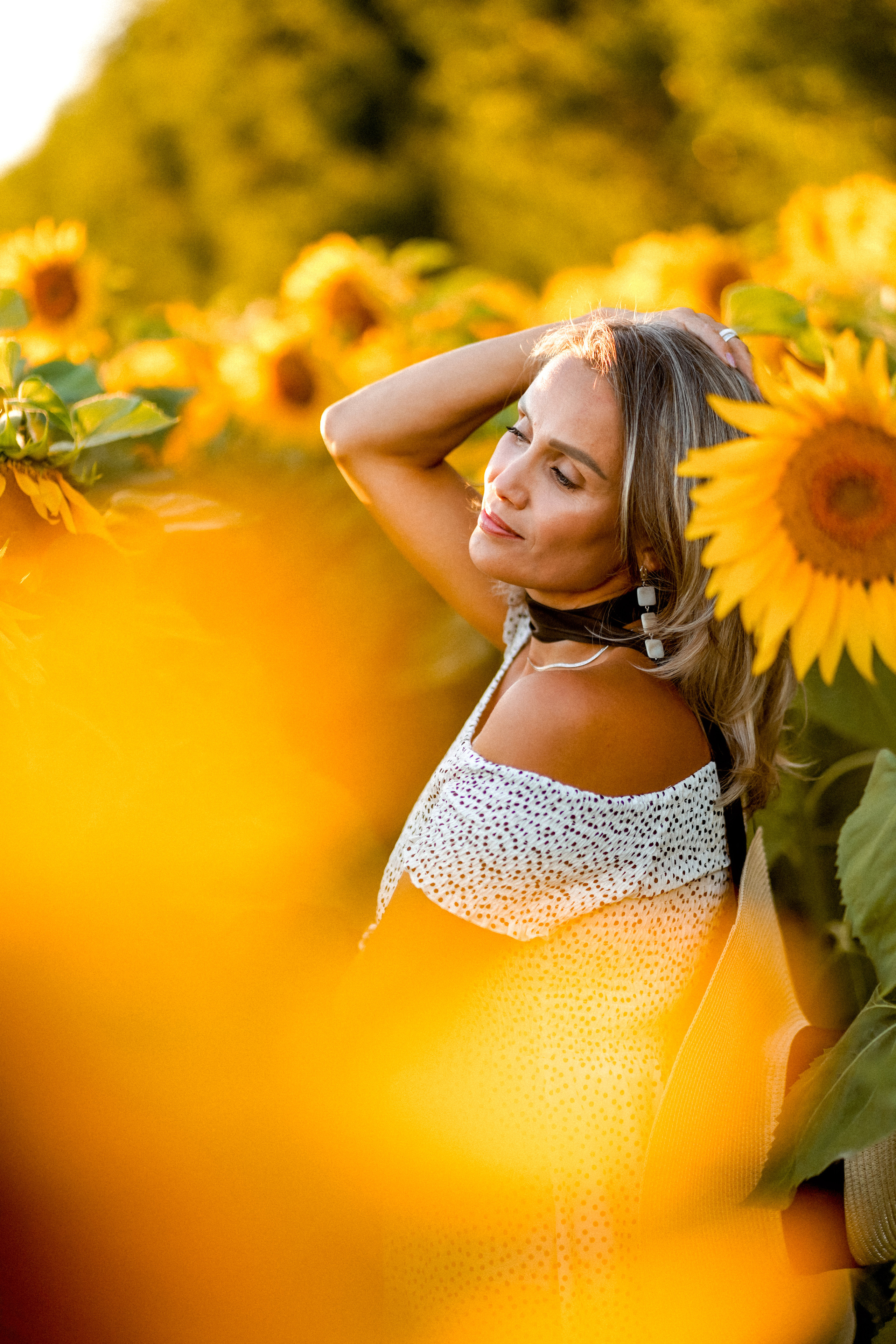 В подсолнухах