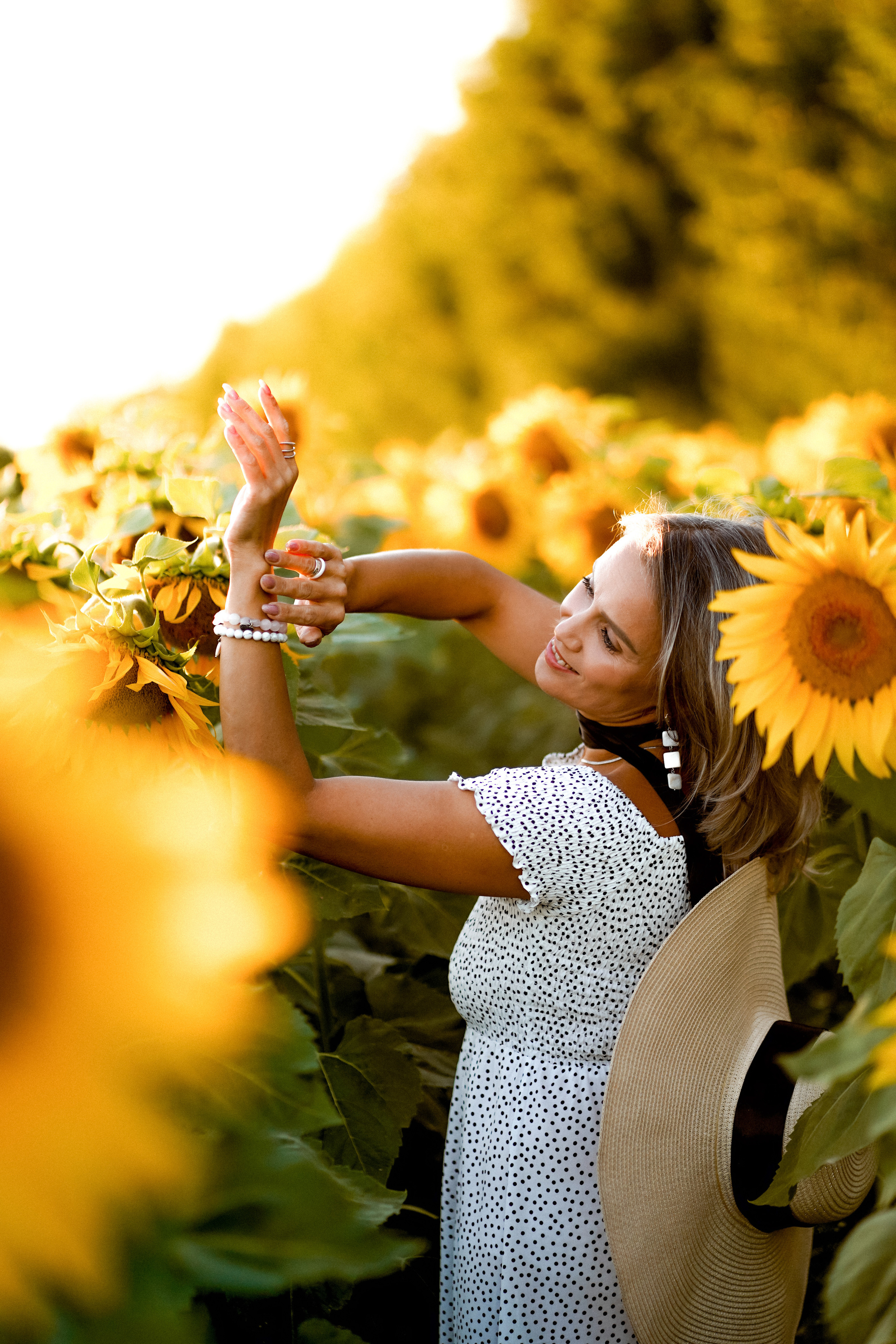 В подсолнухах
