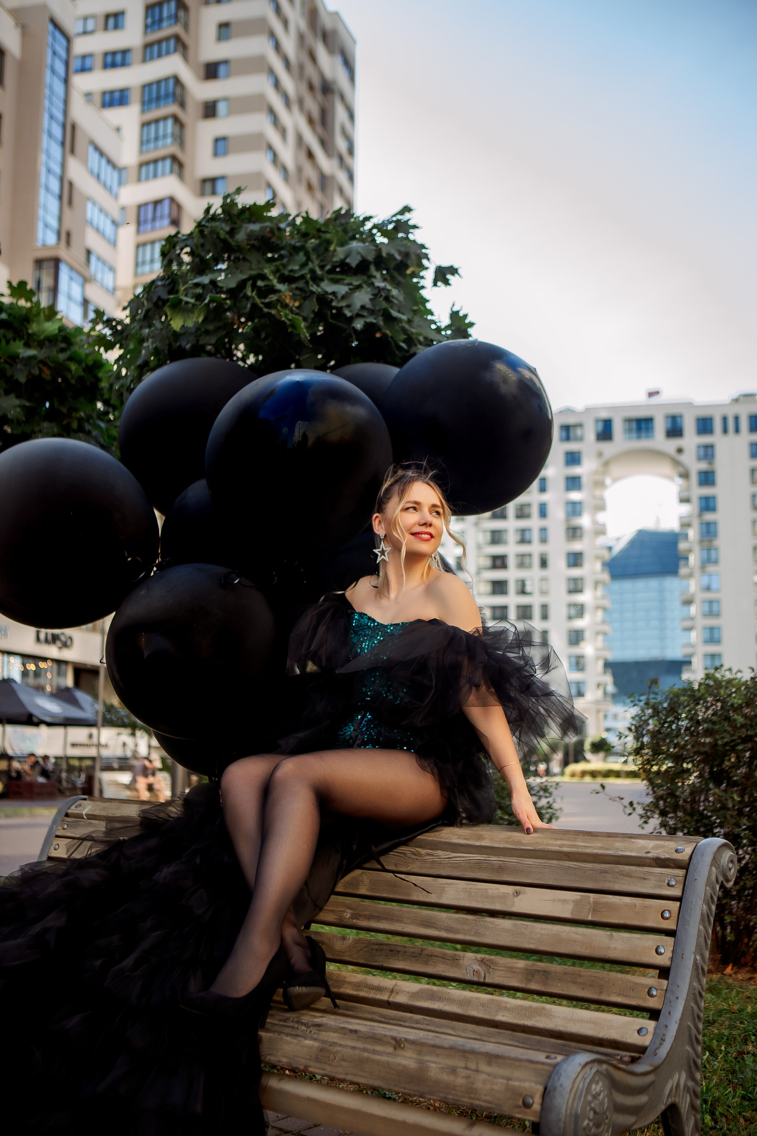 Прогулка с шарами. Семейный детский фотограф. Фотосессия в Минске