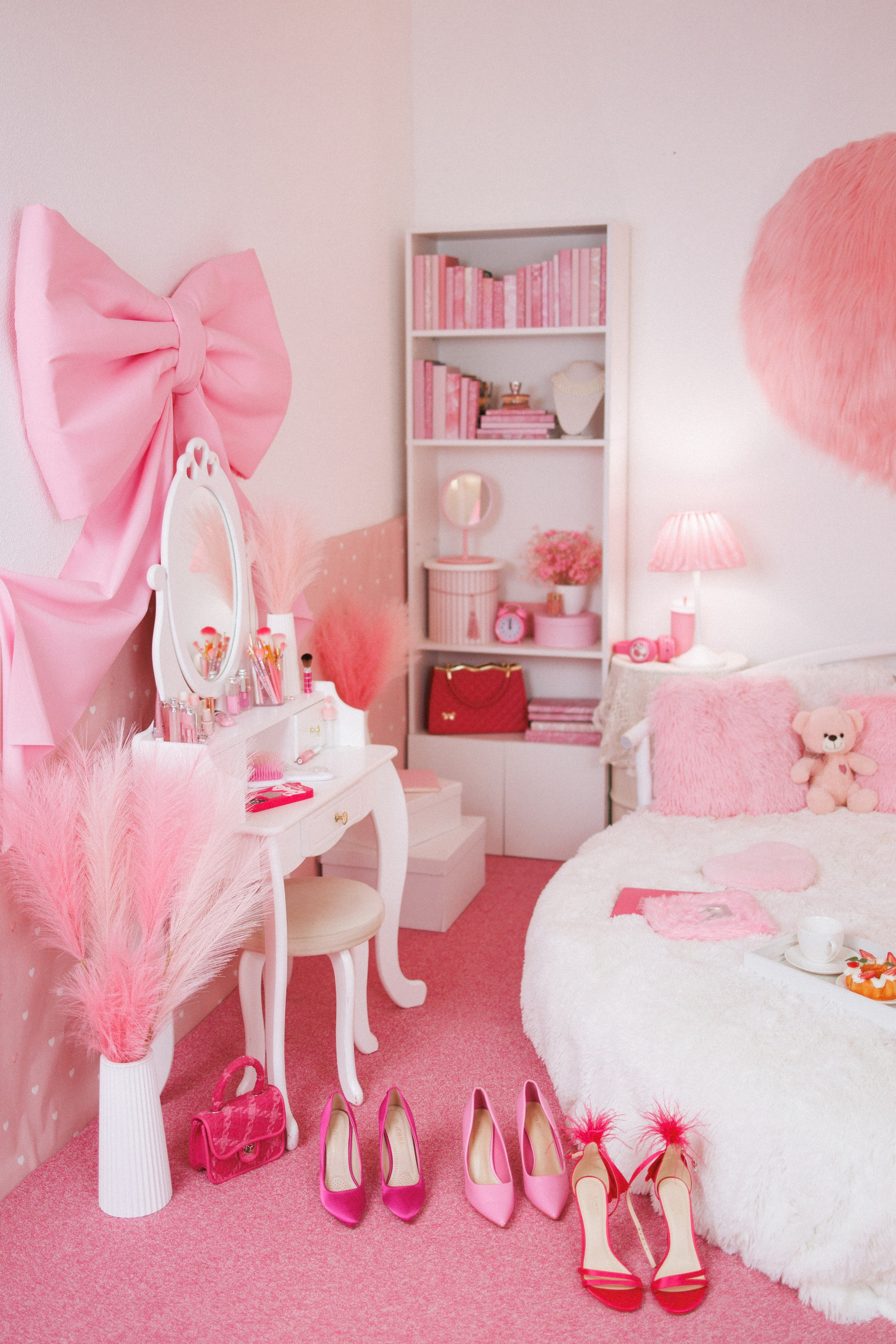 «Розовая комната», фотосессия для девочек, мамы и дочки, сестрёнок или девичник для небольшой компании подружек. Семейный и детский фотограф в Краснодаре Анна Трашкова