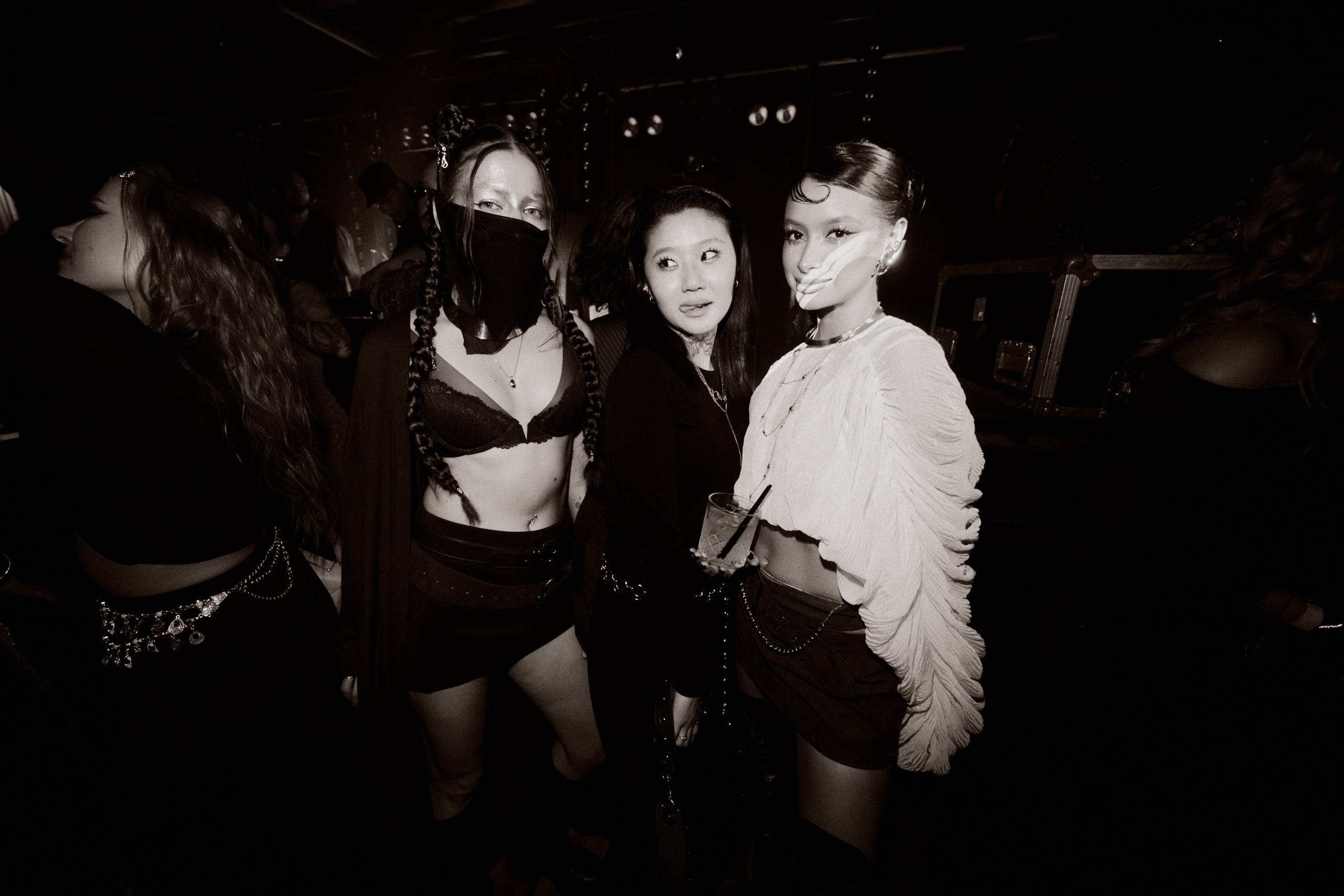 ILLEGAL FRIENDS — MIRAGE [PART III]. СВОИ. ФОТООТЧЕТЫ-СОБЫТИЯ-МЕСТА