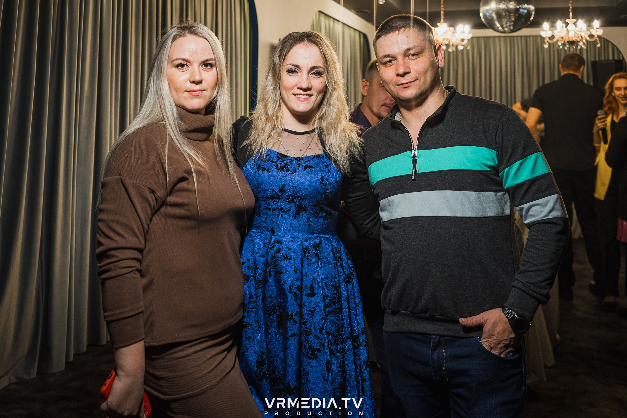 НОВОГОДНЯЯ РАЗМИНКА в караоке-баре «Volna»