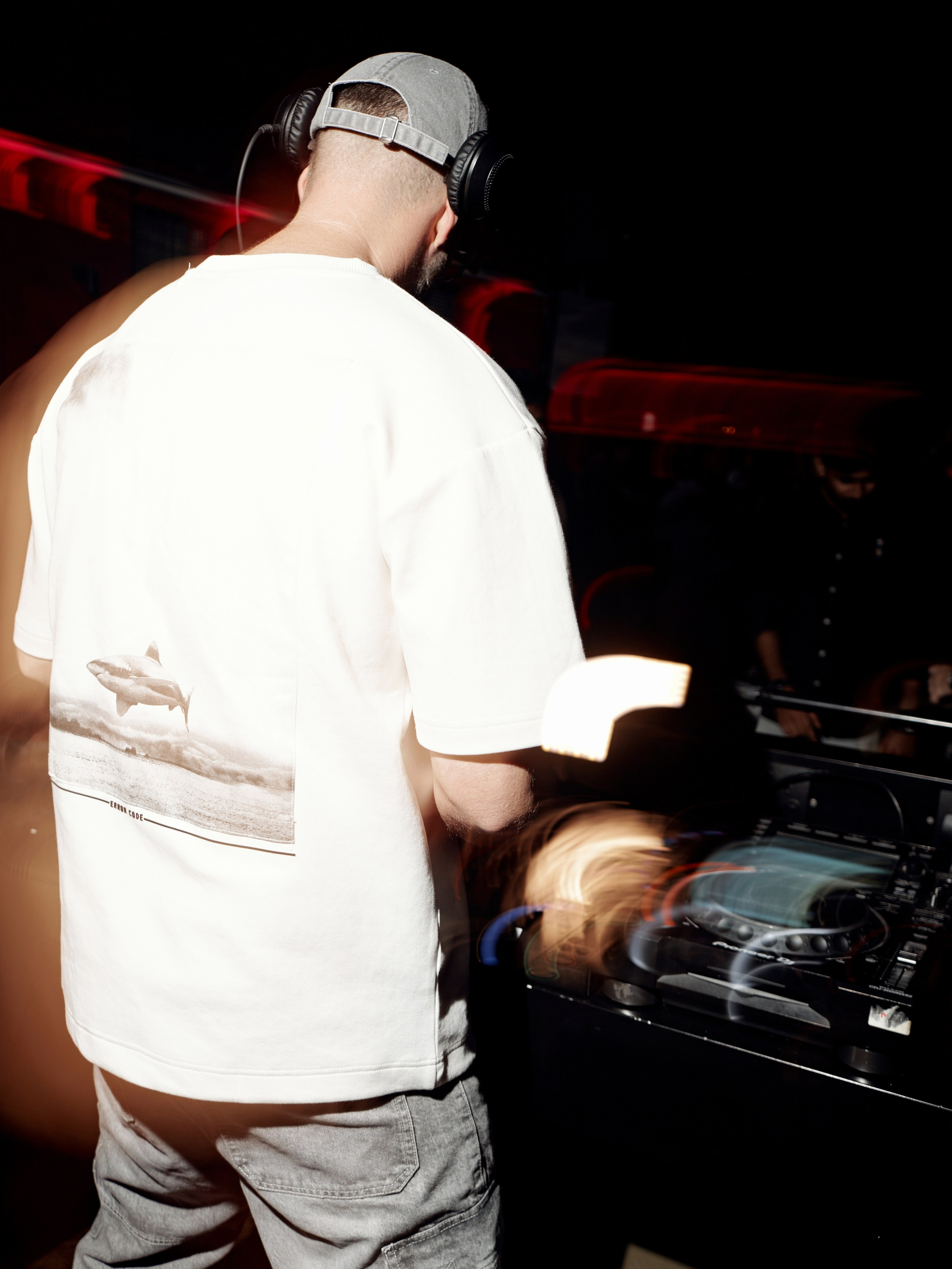 CLUB. NOIZOMAX Художественный фотограф в Дубай