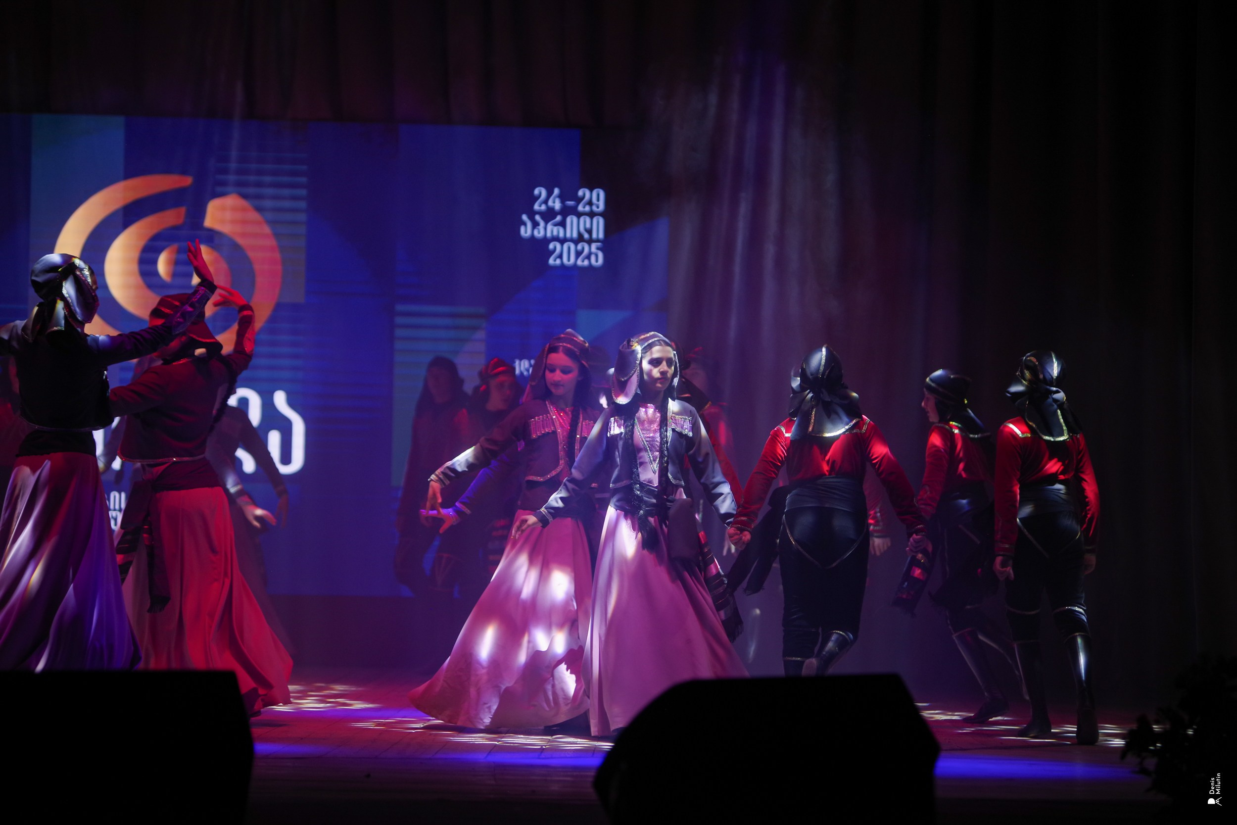 Танцы в Хоби. Портретный фотограф Денис Милютин