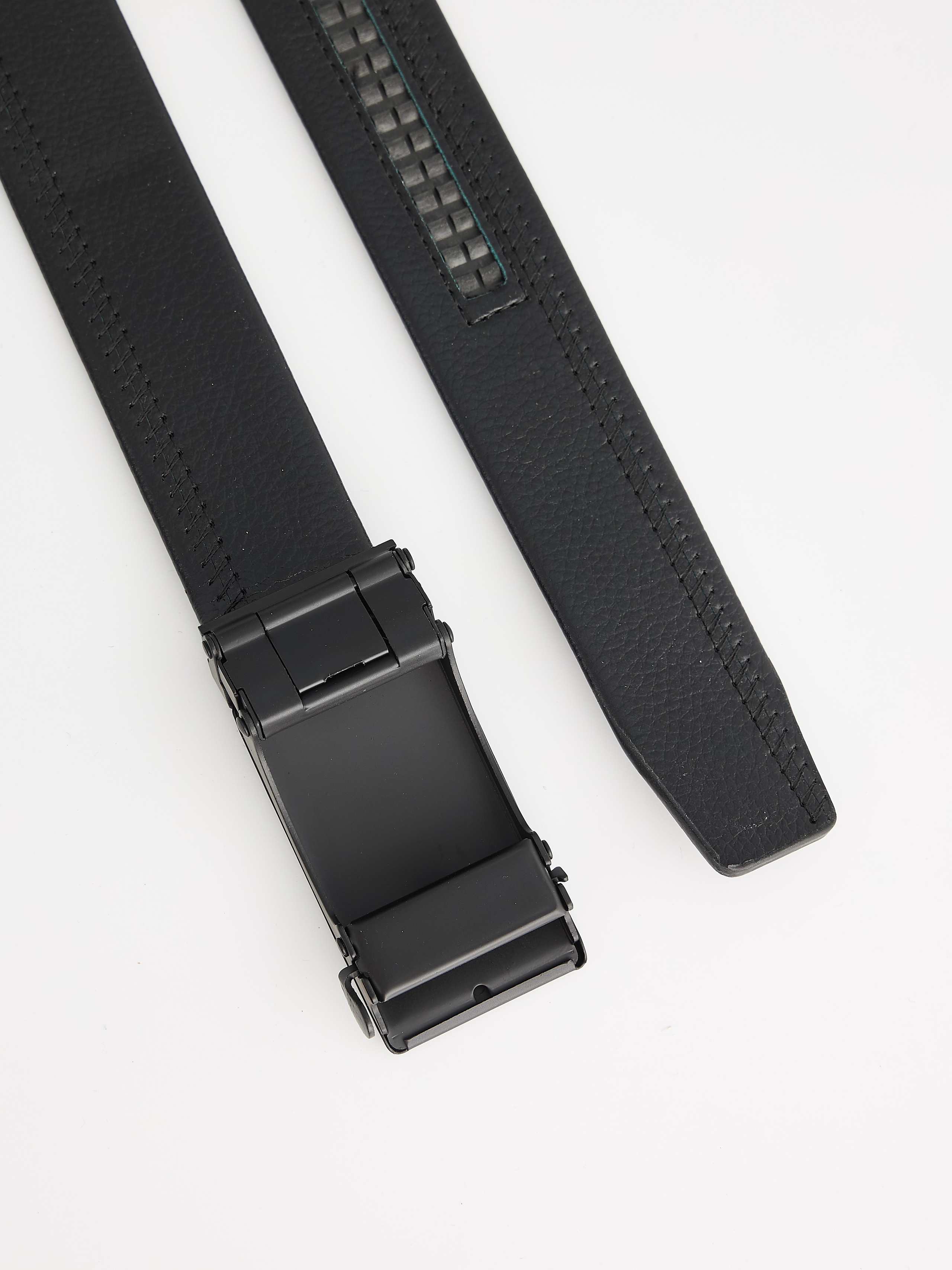 Фотосъемка ремней для маркетплейсов. Алексей Темнов — фотограф в Пятигорске