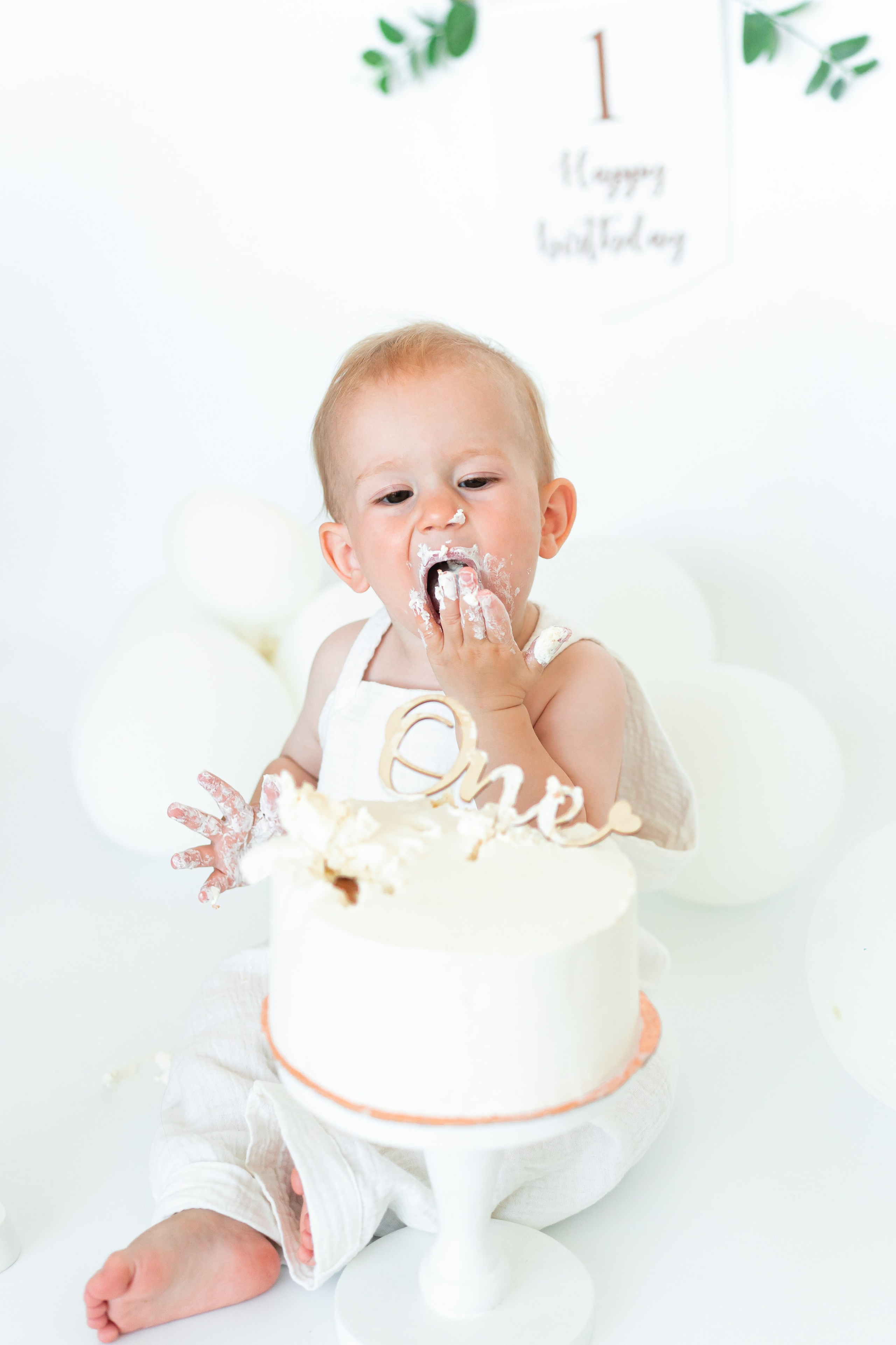 Крушение торта, Smash cake. Детская, семейная фотостудия в Санкт-Петербурге