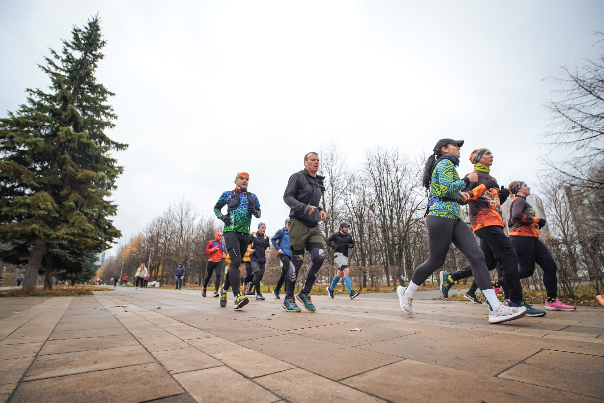 #марафонудома #яuzarun 2024 2-я петля, группа 6:30. Роман Капилюшов. Бег. Фото. Видео. г. Люберцы