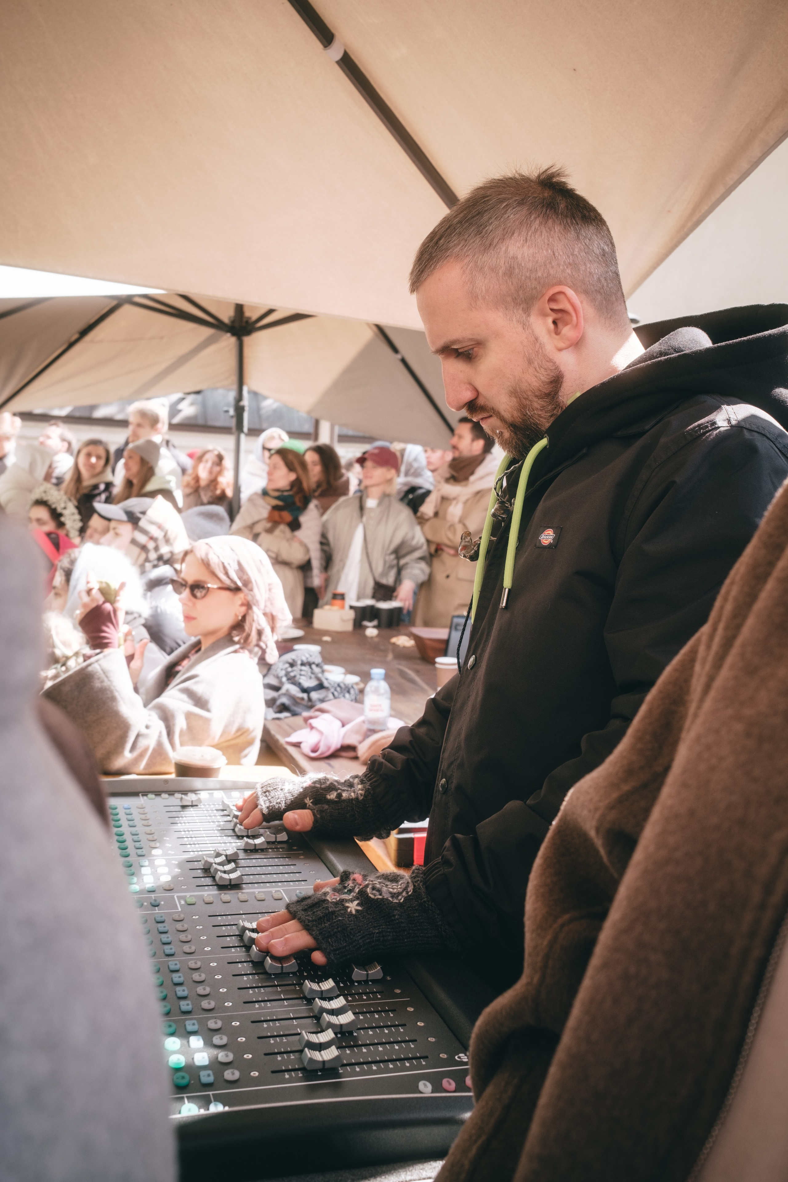 ANTIПA: Музыка во дворе: Антон Беляев & Therr Maitz. Фотограф в Москве Максим Скоробогатов