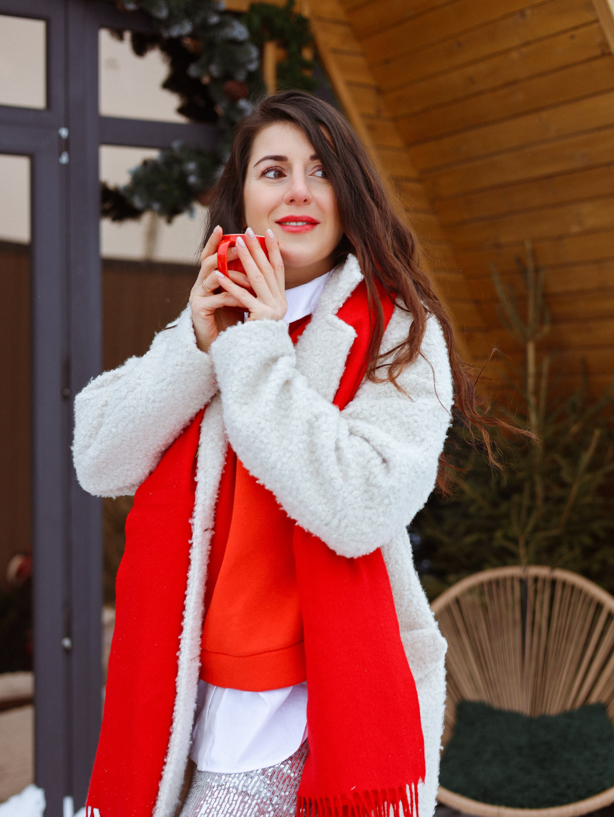 Вера в красном. Мания, портретный фотограф в городе Оренбург