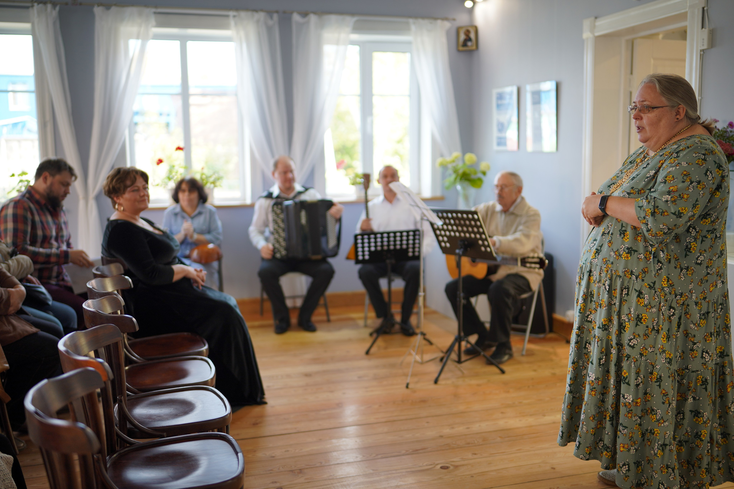 Gzhel lyrics by Nina Kvitnitskaya — Гжельская лирика Нины Квитницкой