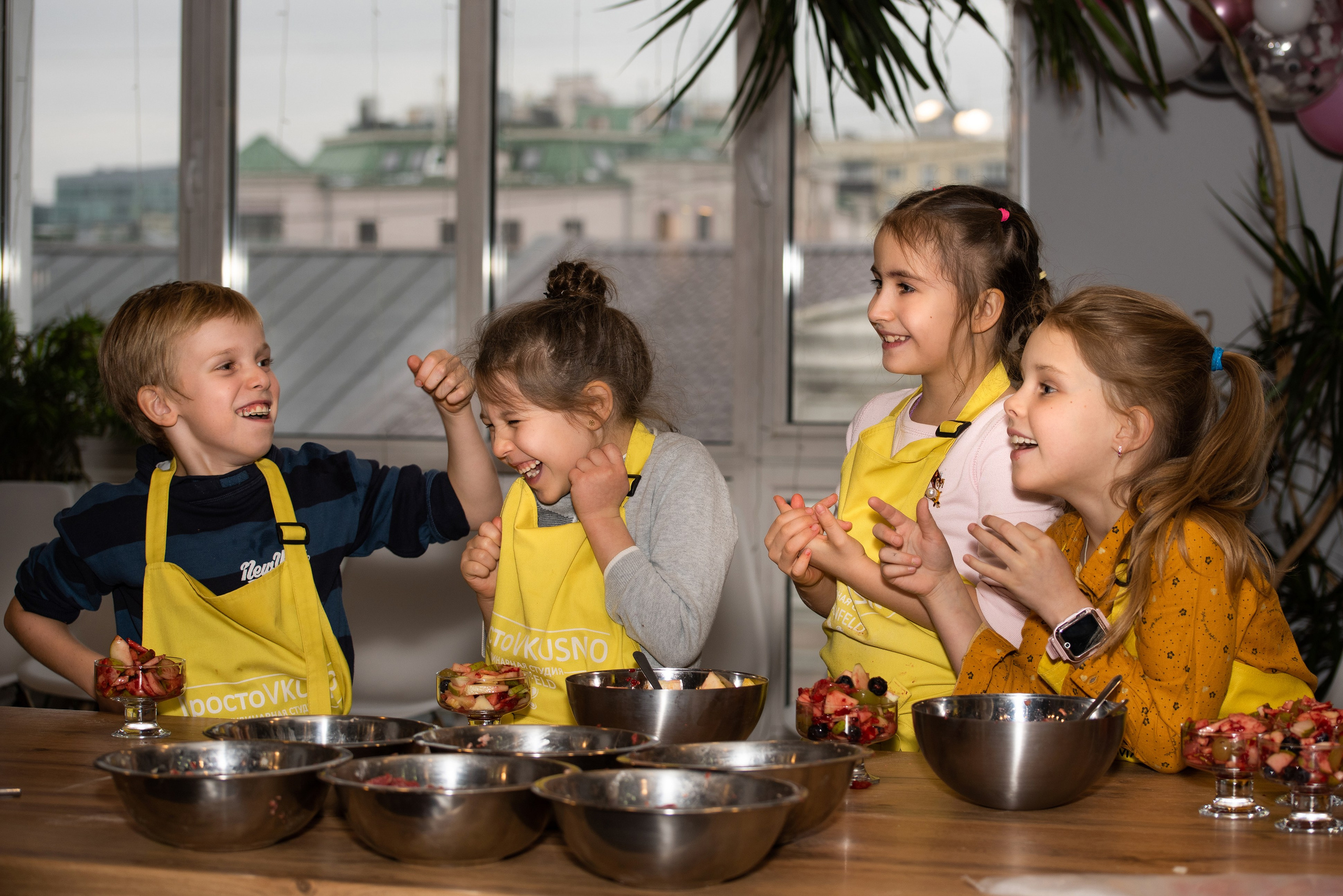 Детский день рождения в кулинарной студии. Фотограф Диана Вальтер