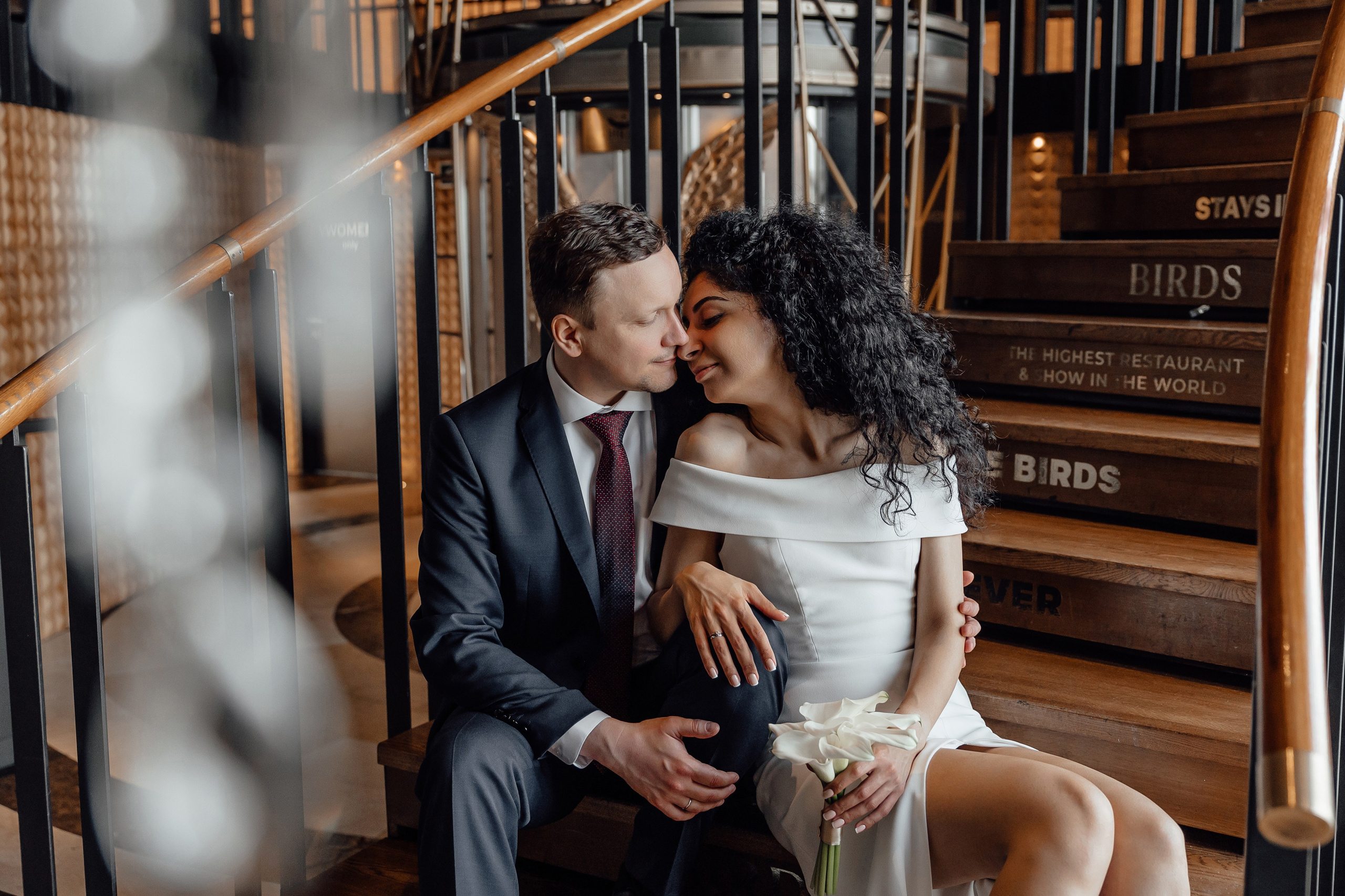 свадебная фотосессия в ресторане бердс башня око москва сити
