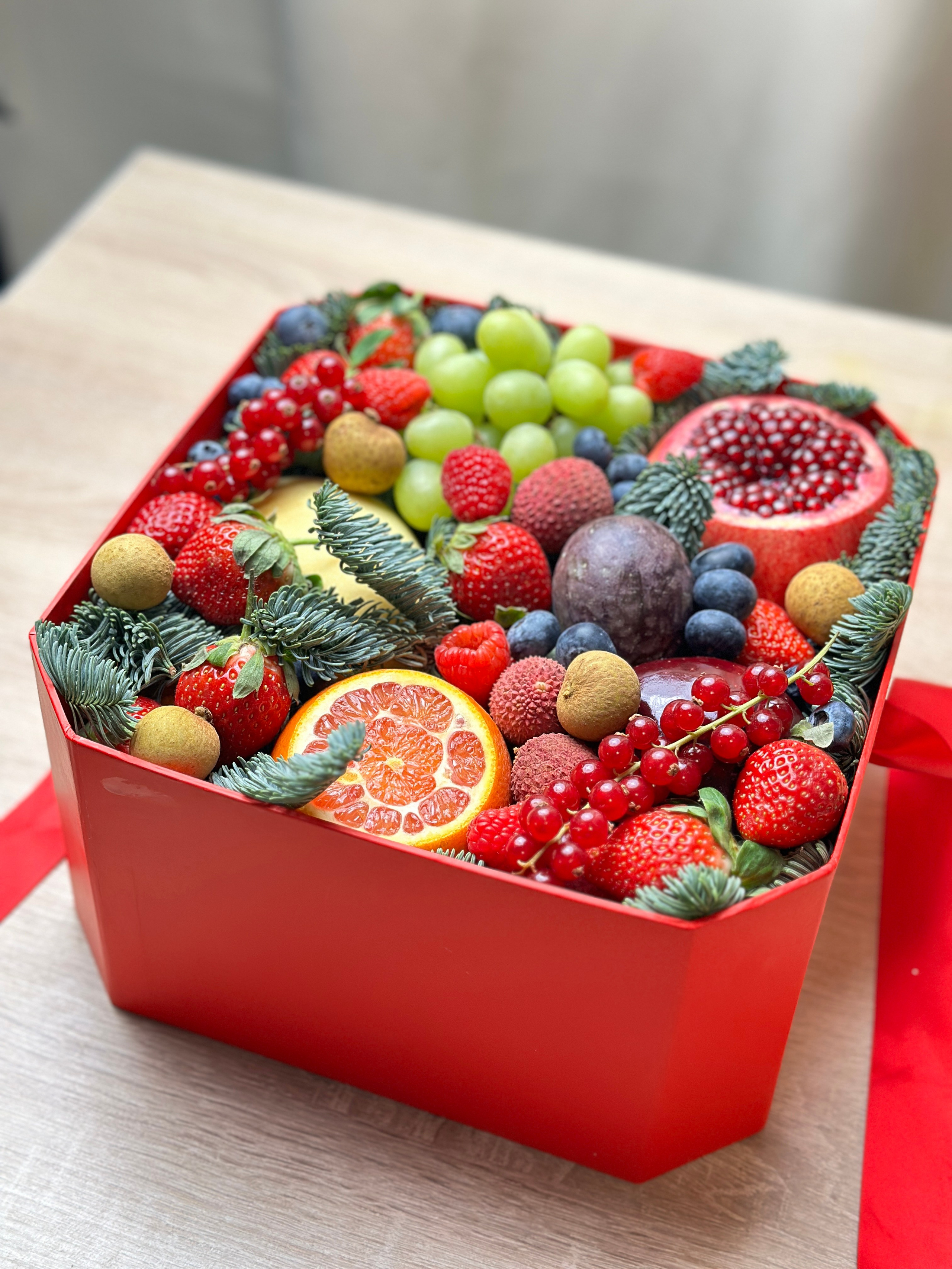 Фруктовые. Выездной кейтеринг, съедобные букеты, торты и сладости на заказ