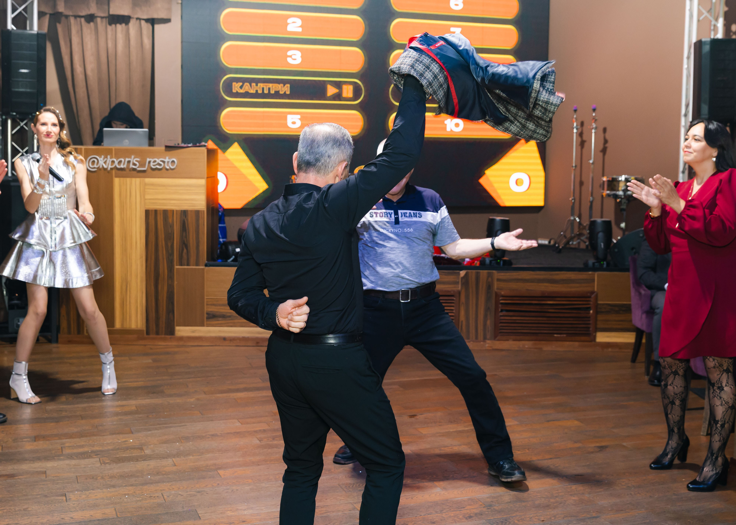 Предновогодка кипарис 2025. ФОТОГРАФ ВИНОГРАДОВА ДАРЬЯ