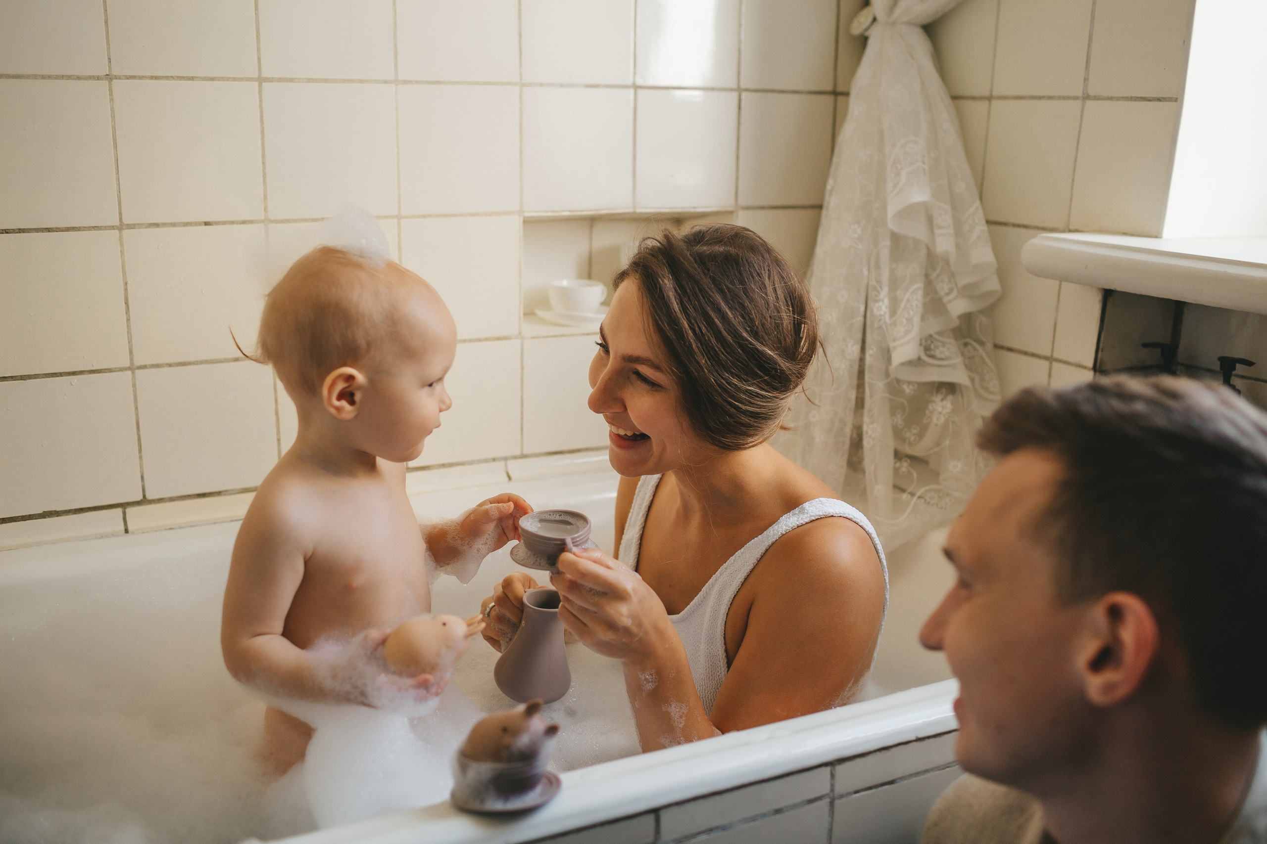 Стас, Даша и Ева (купание в ванной). Семейный и детский фотограф и видеограф в Москве, Дрокина Наталья