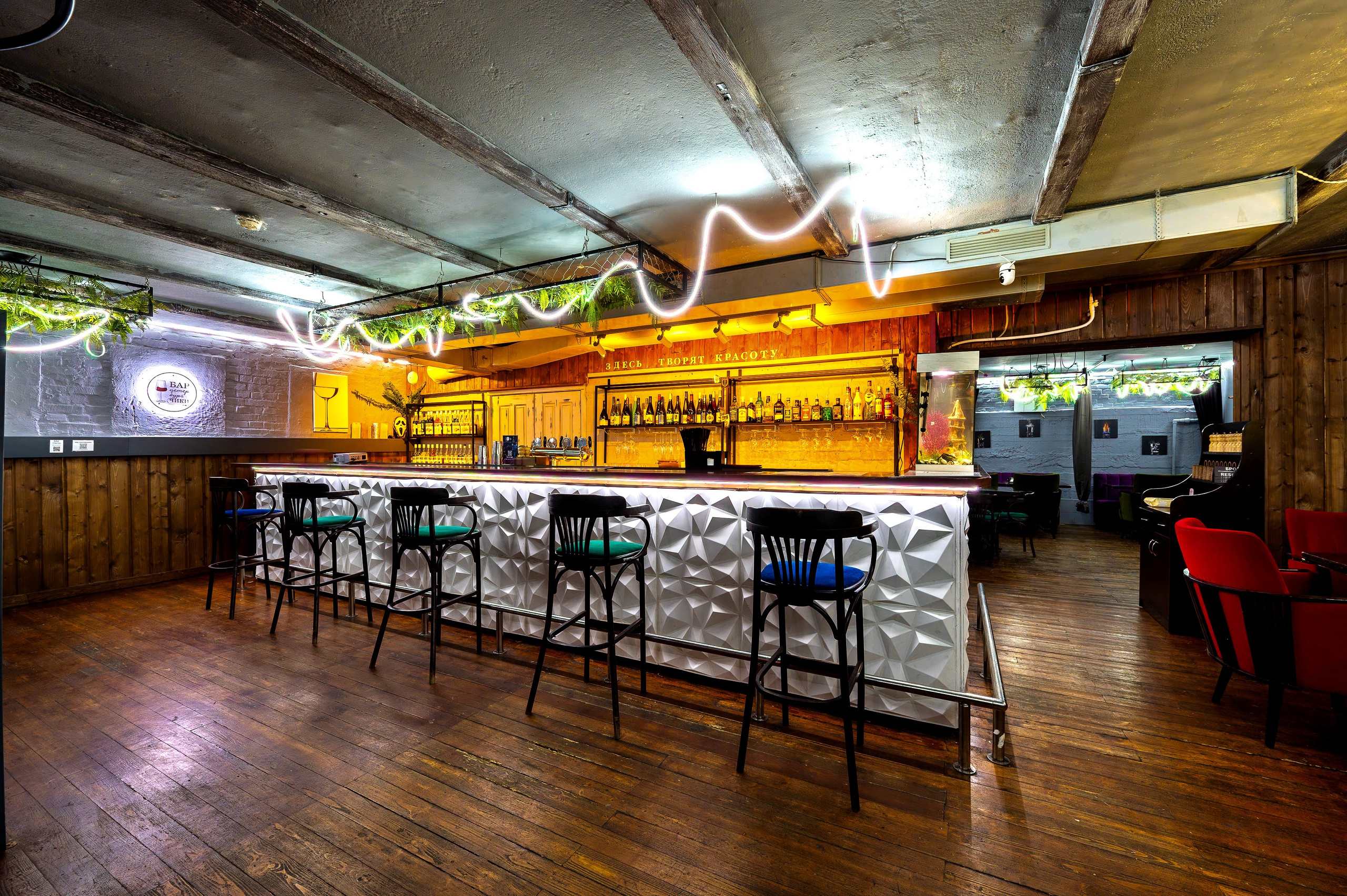 Бар ПитербургЧики. Интерьерный фотограф. Фото- видеосъемка недвижимости Санкт-Петербург