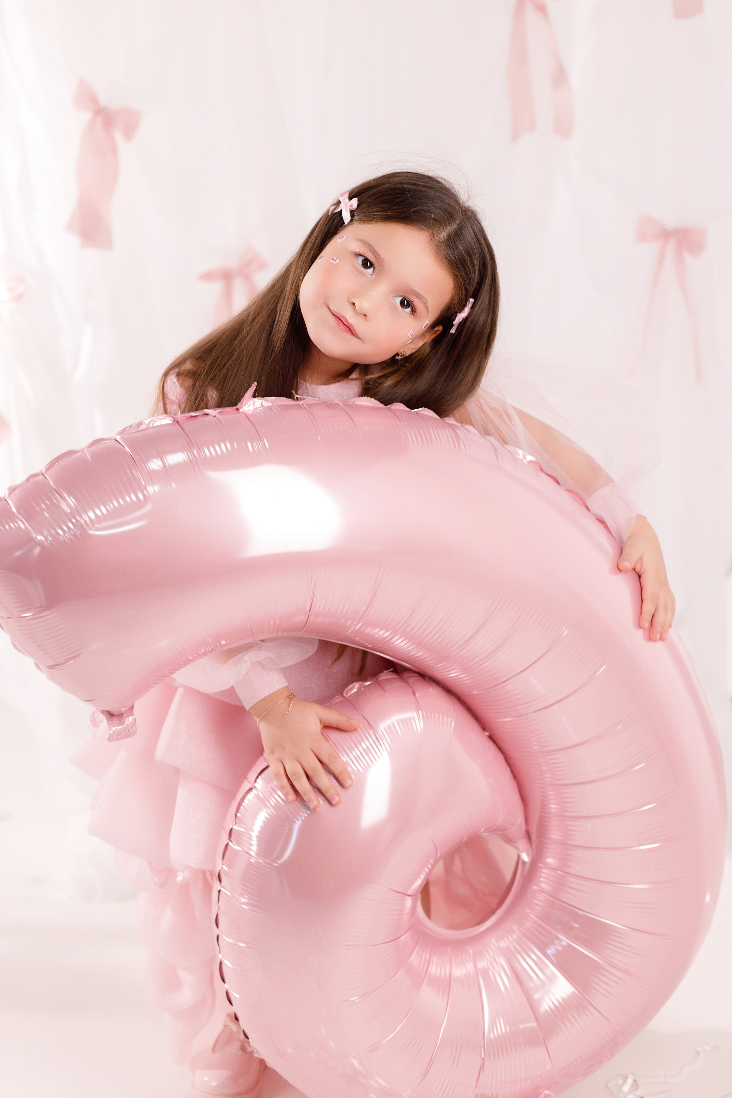 Фотосессия на день рождения девочки в Сочи. Детский студийный фотограф Сочи