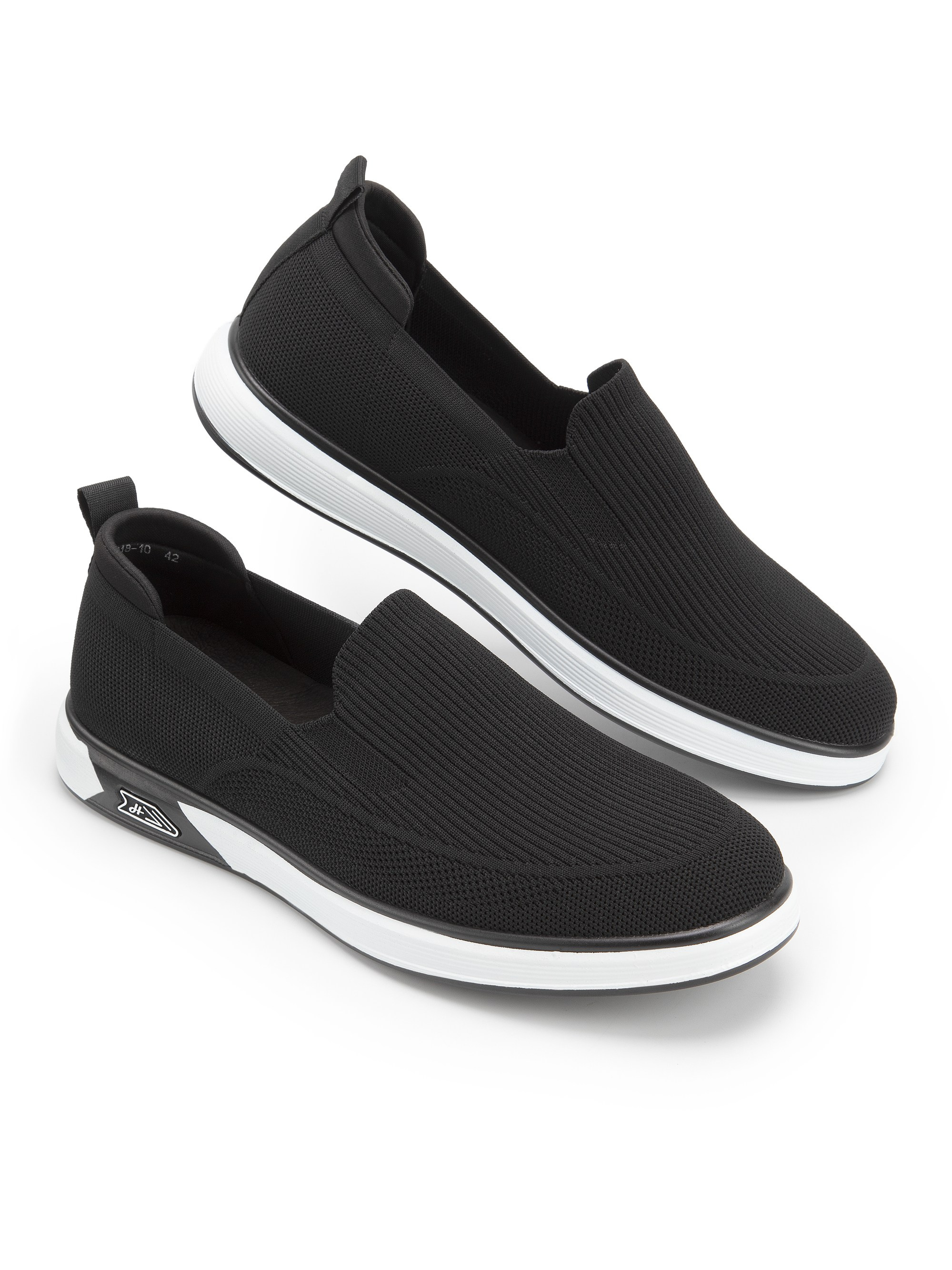 Каталожная фотография обуви. Фотограф в Москве Егор Гончаров