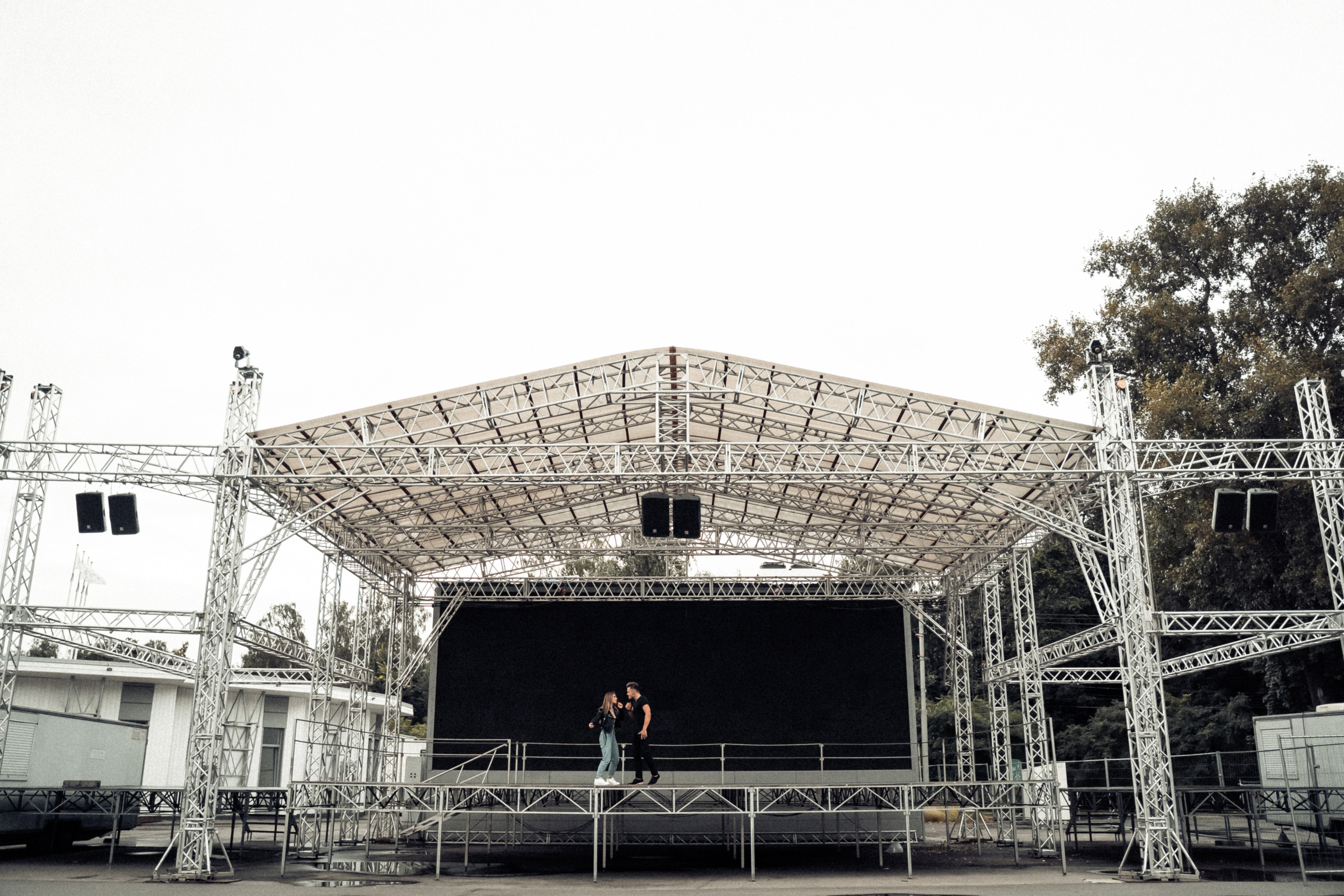 Фотосессия молодых в Москве. Свадебный и Репортажный фотограф в Москве — Шестак Константин