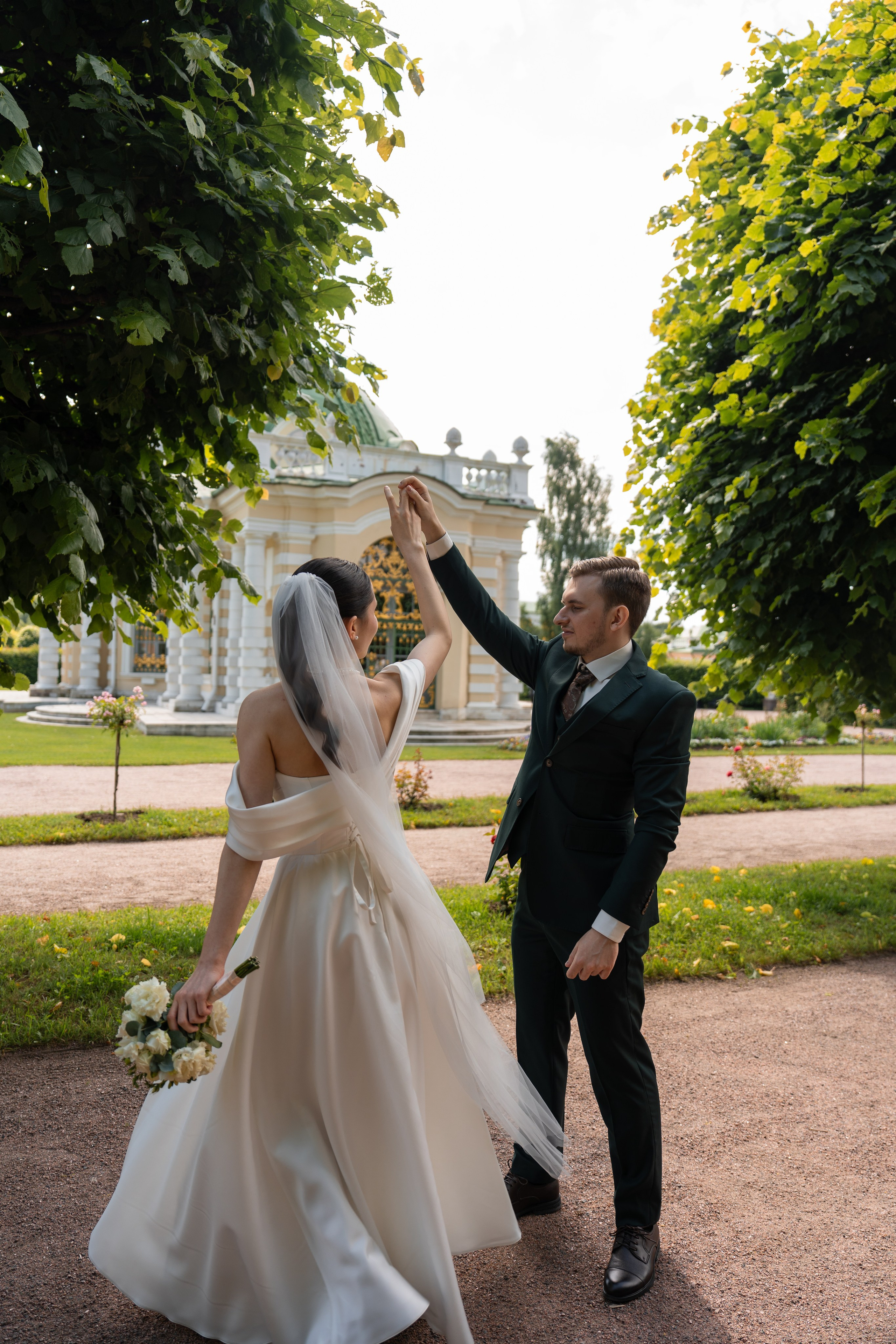 Влад и Илина в Кусково. Свадебный фотограф в Москве Анна Полушина