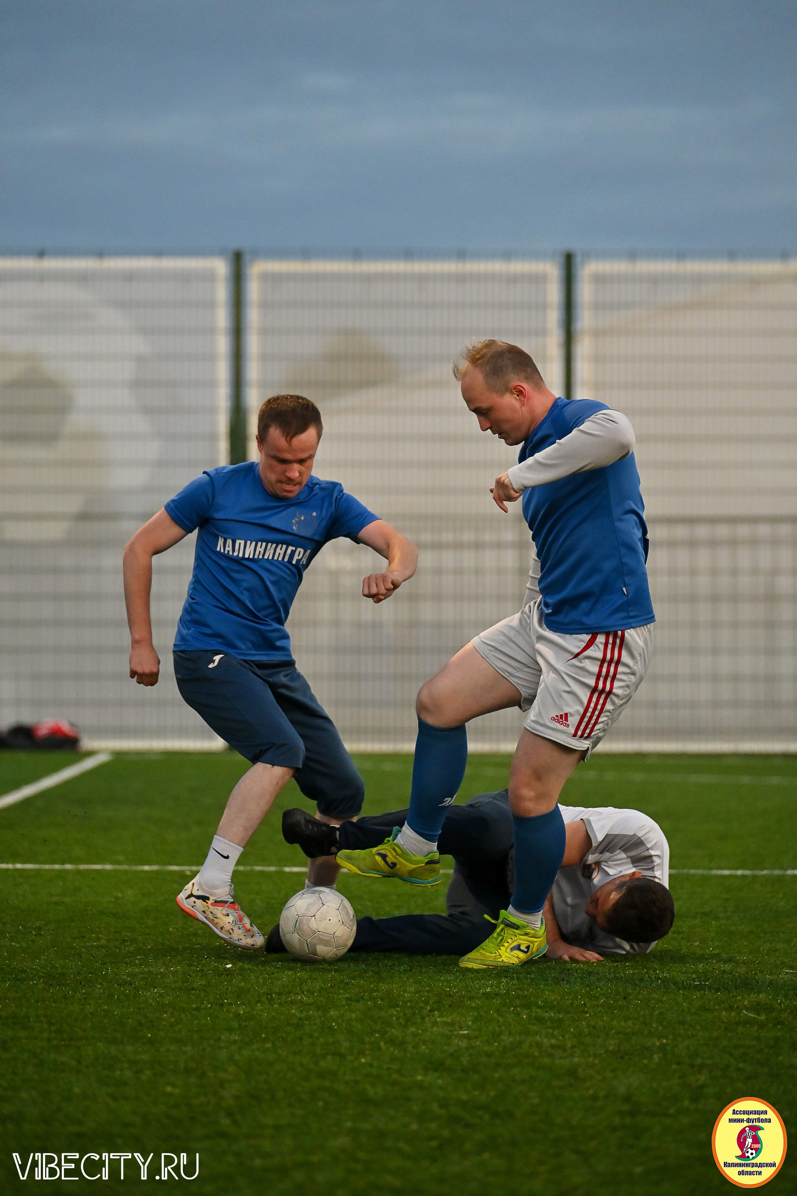 ИГРЫ МИНИ-ФУТБОЛЬНОЙ И КОРПОРАТИВНОЙ ЛИГИ. VIBECITY.RU Вайб Сити Ру Фоторепортажи Фотоотчеты Калининград