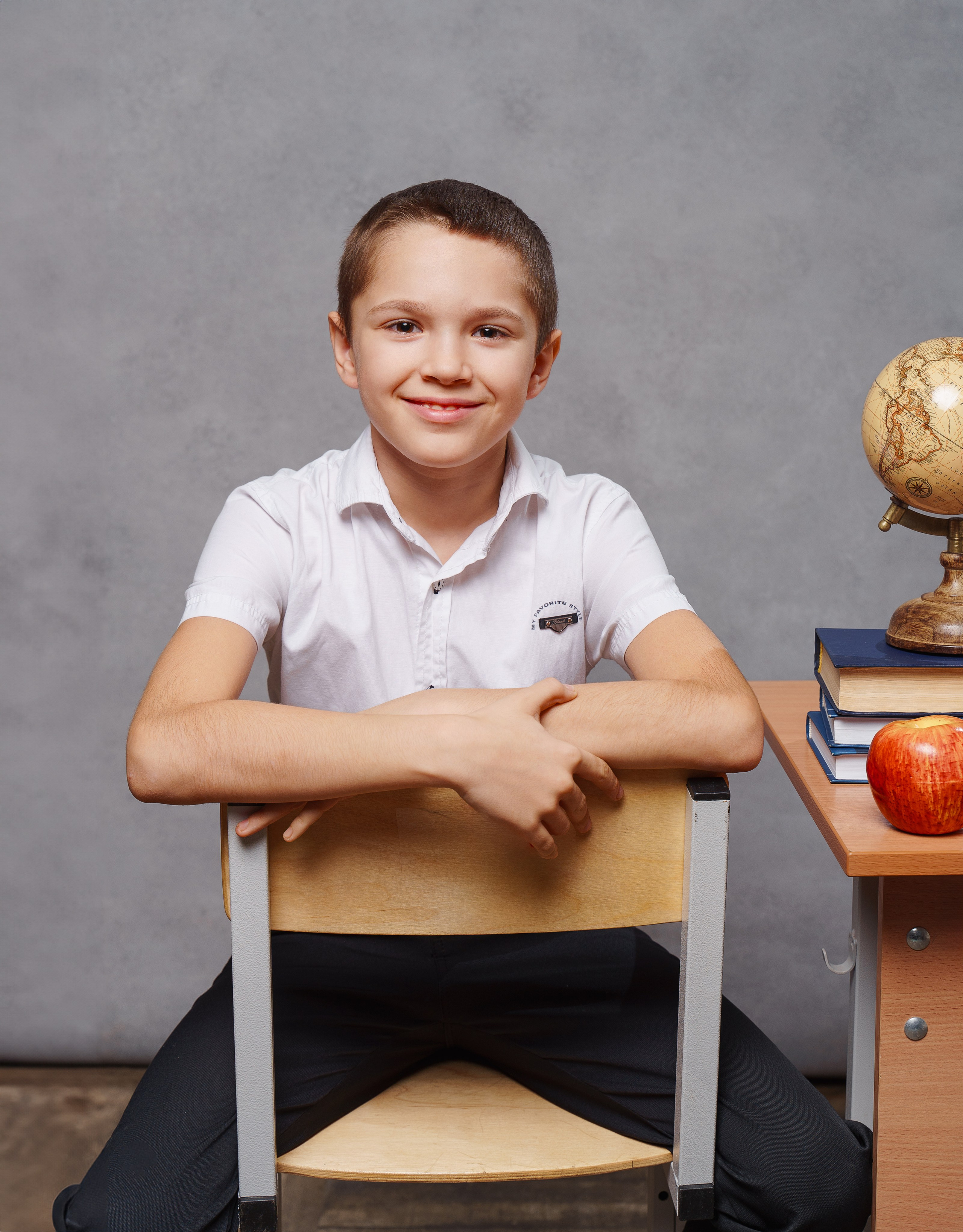 Дизайн «Алфавит». Стильные выпускные альбомы и индивидуальные фотосессии в Таганроге