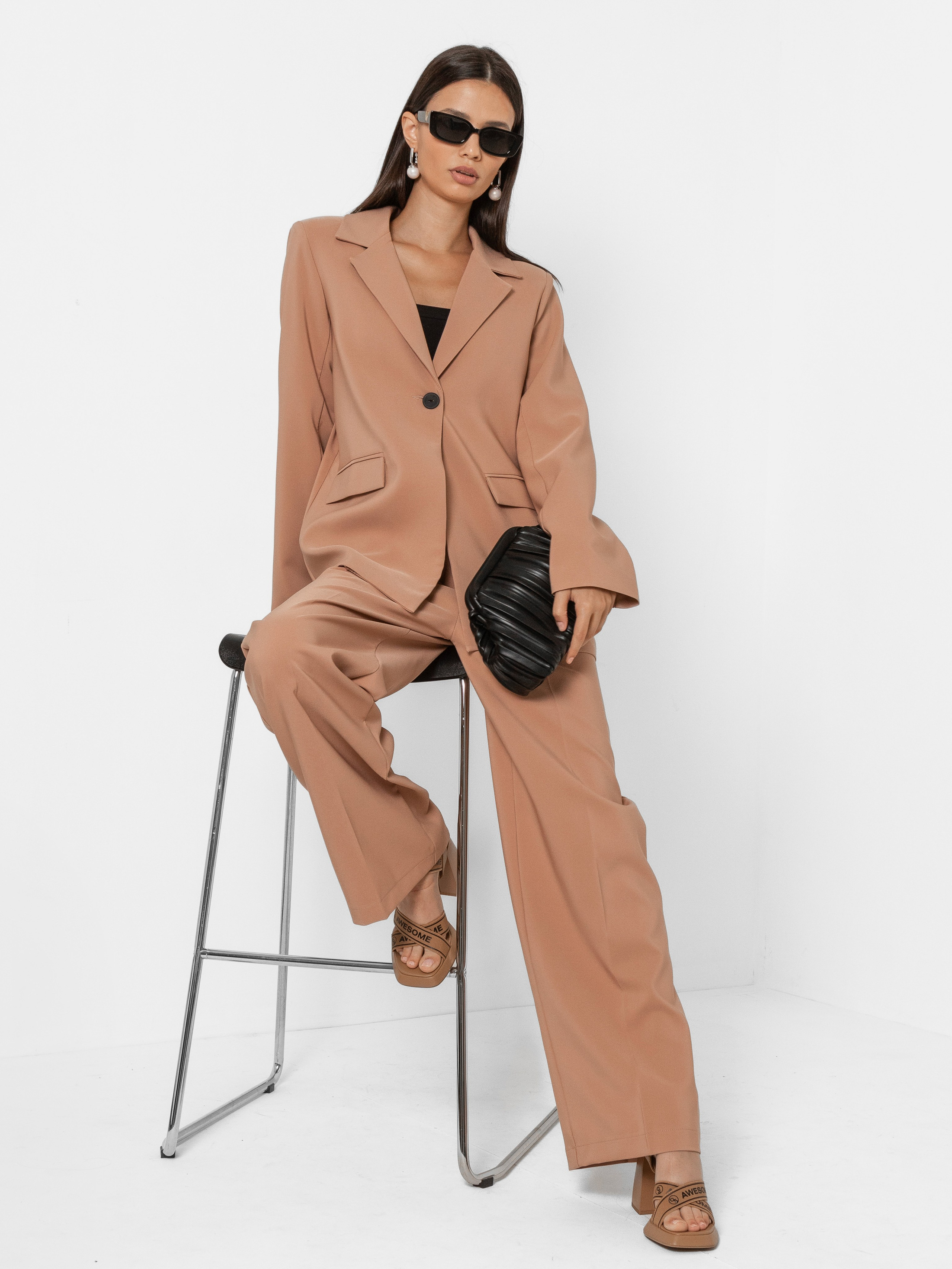 Костюмы женские. Фотостудия для Wildberries Ozon