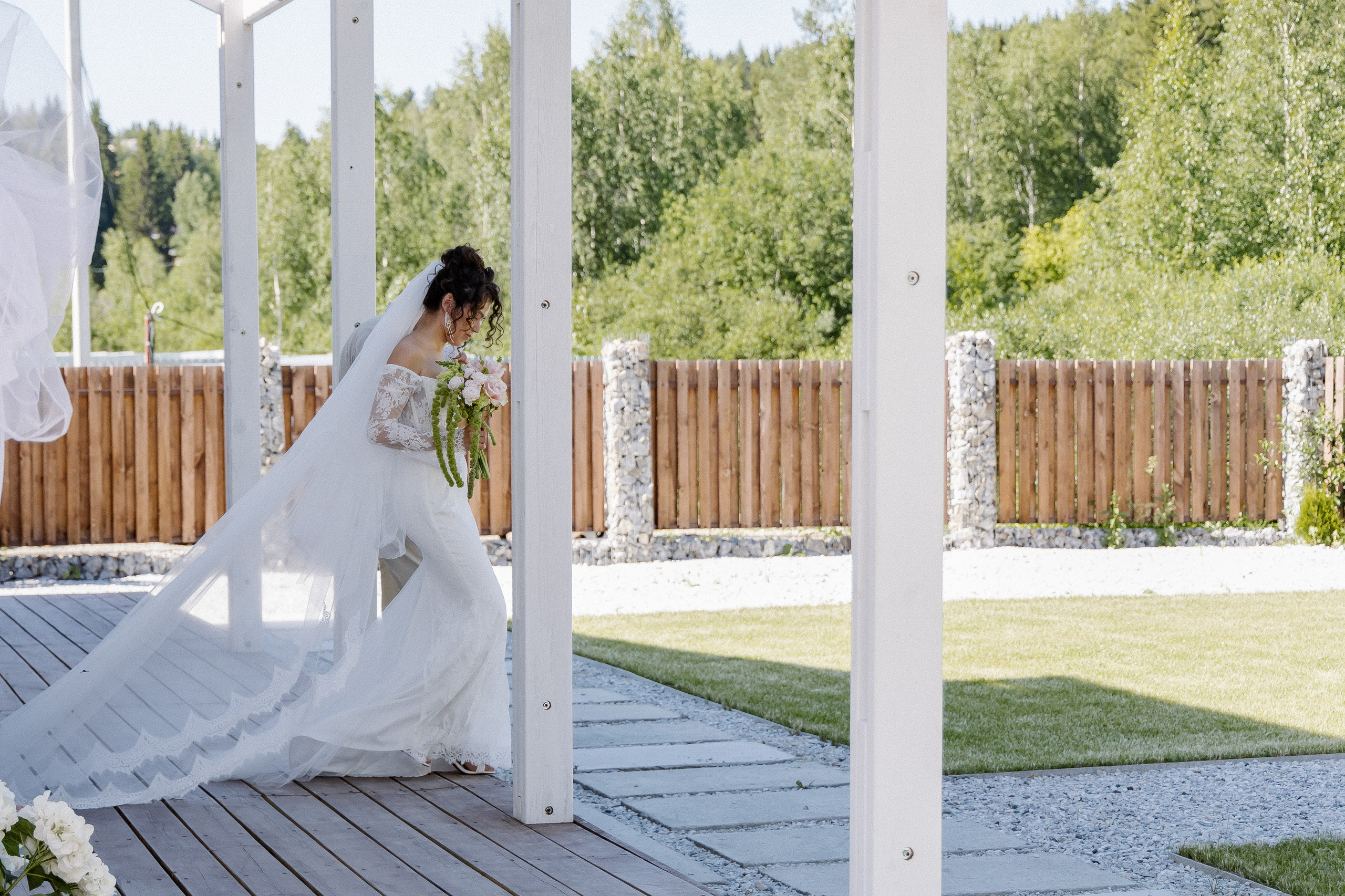 Плюс тридцать градусов на лужайке. Фотограф Андрей Куськало