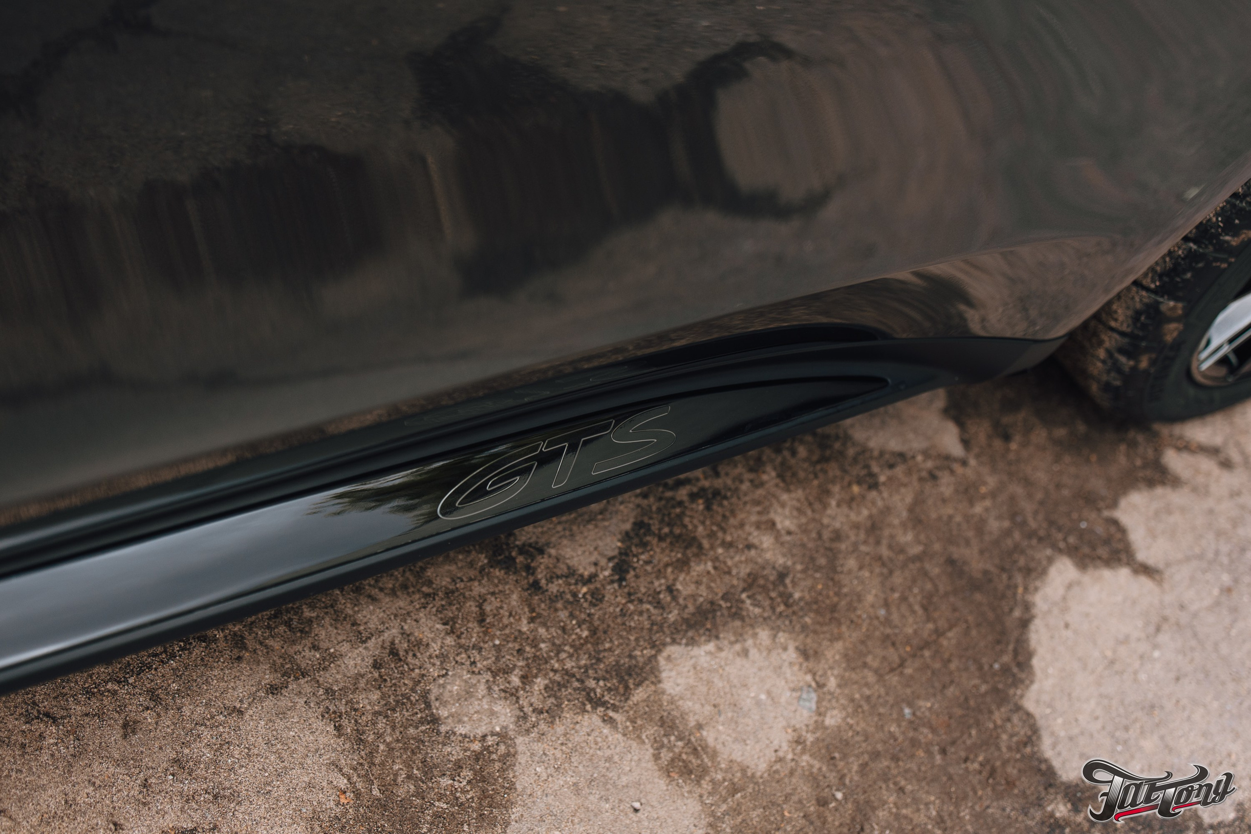 Porsche Panamera GTS оклейка глянецевый полиуретан. DeLorein