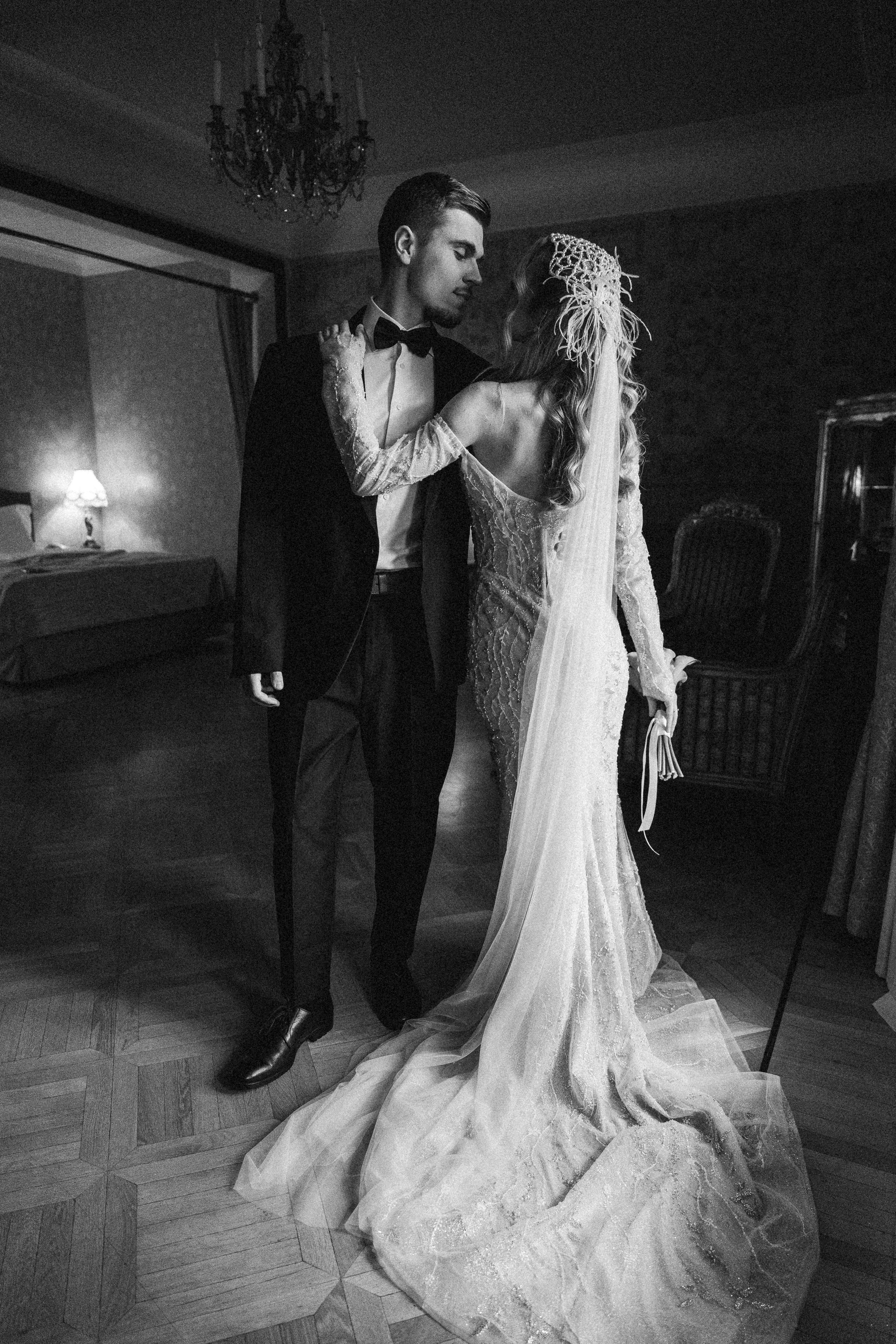 Свадебная фотосессия в отеле Метрополь. Свадебный фотограф в Москве Анна Полушина